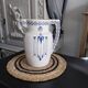 Broc en porcelaine