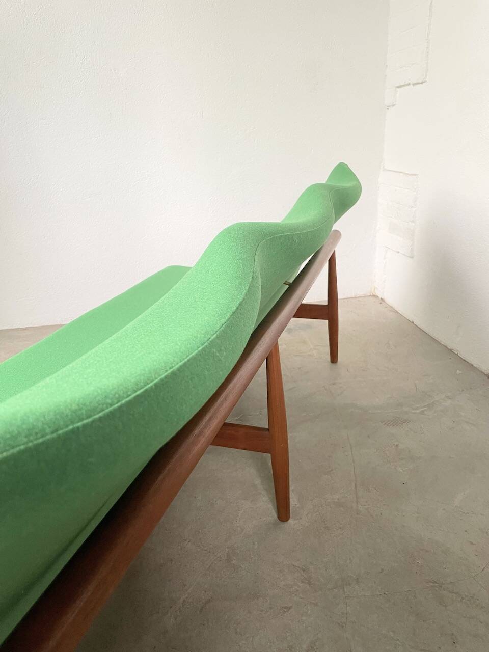 Finn Juhl three-seater bench “Japan” model France & Son