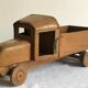 Jouet ancien, camion en bois et métal