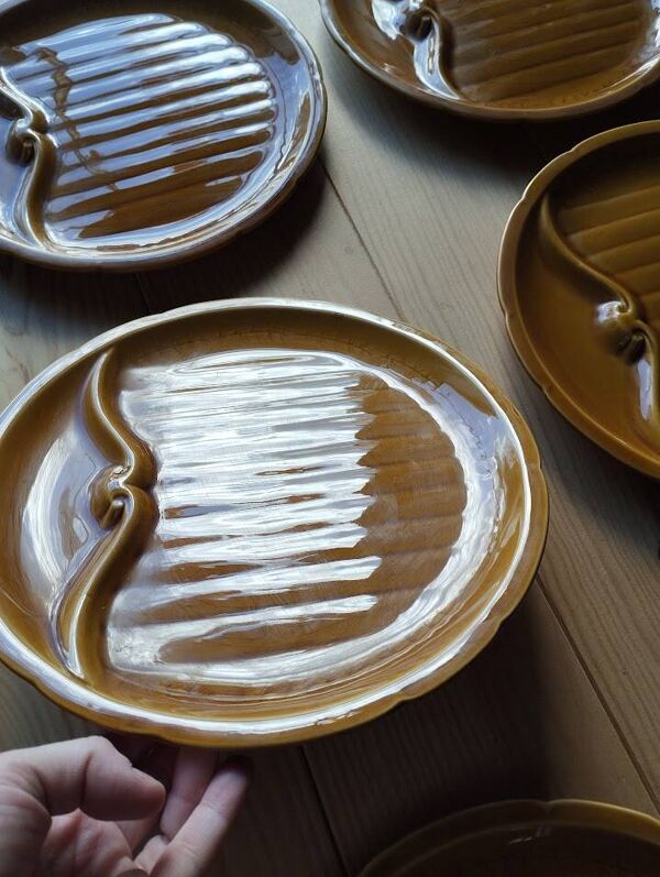 Service d'assiettes à asperges Gien