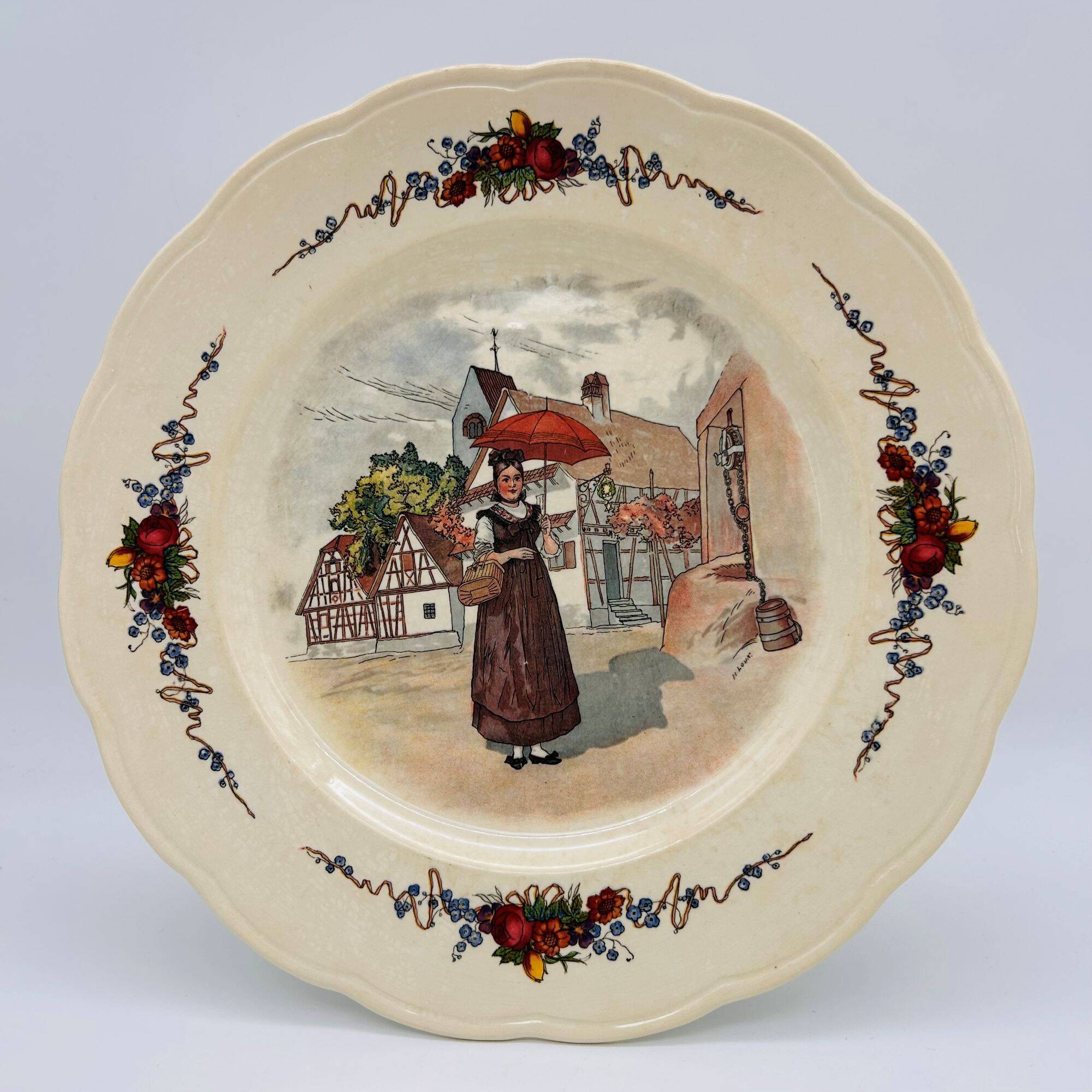 Set of 2 "Obernai" dishes from the Sarreguemines pottery.