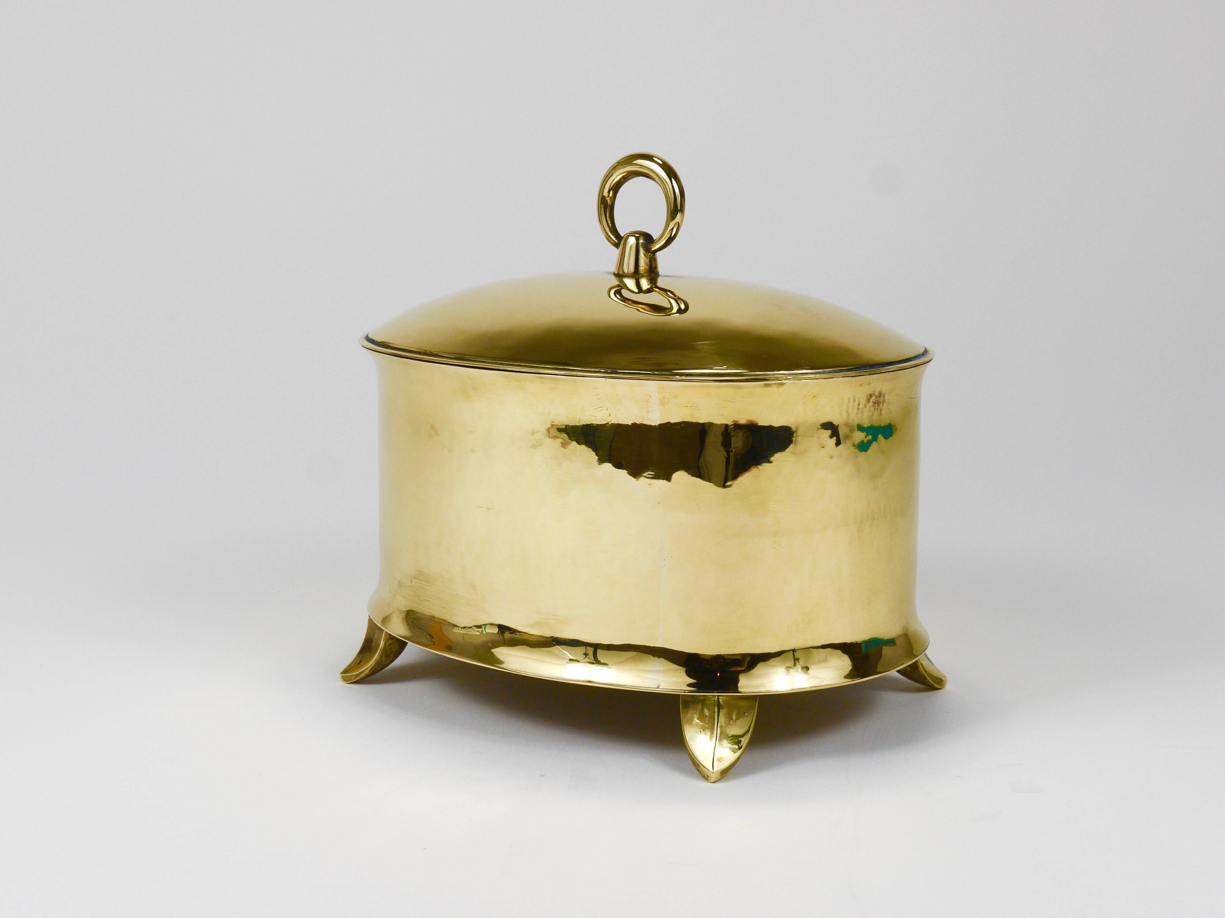 Boîte à couvercle ou bol en laiton Art Nouveau d’Otto Prutscher, Melzer & Neuhardt, années 1920