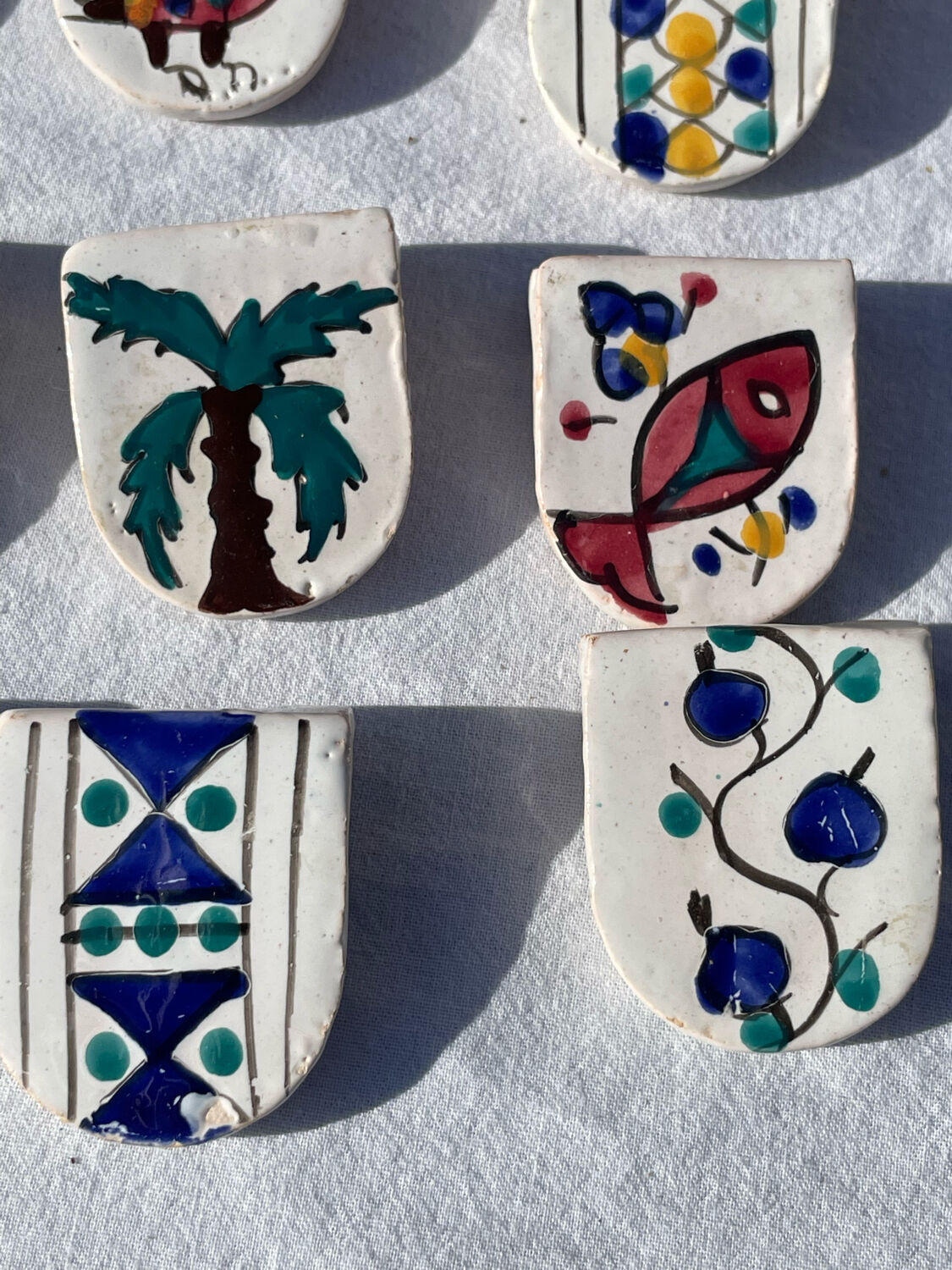 Ceramic knife holders