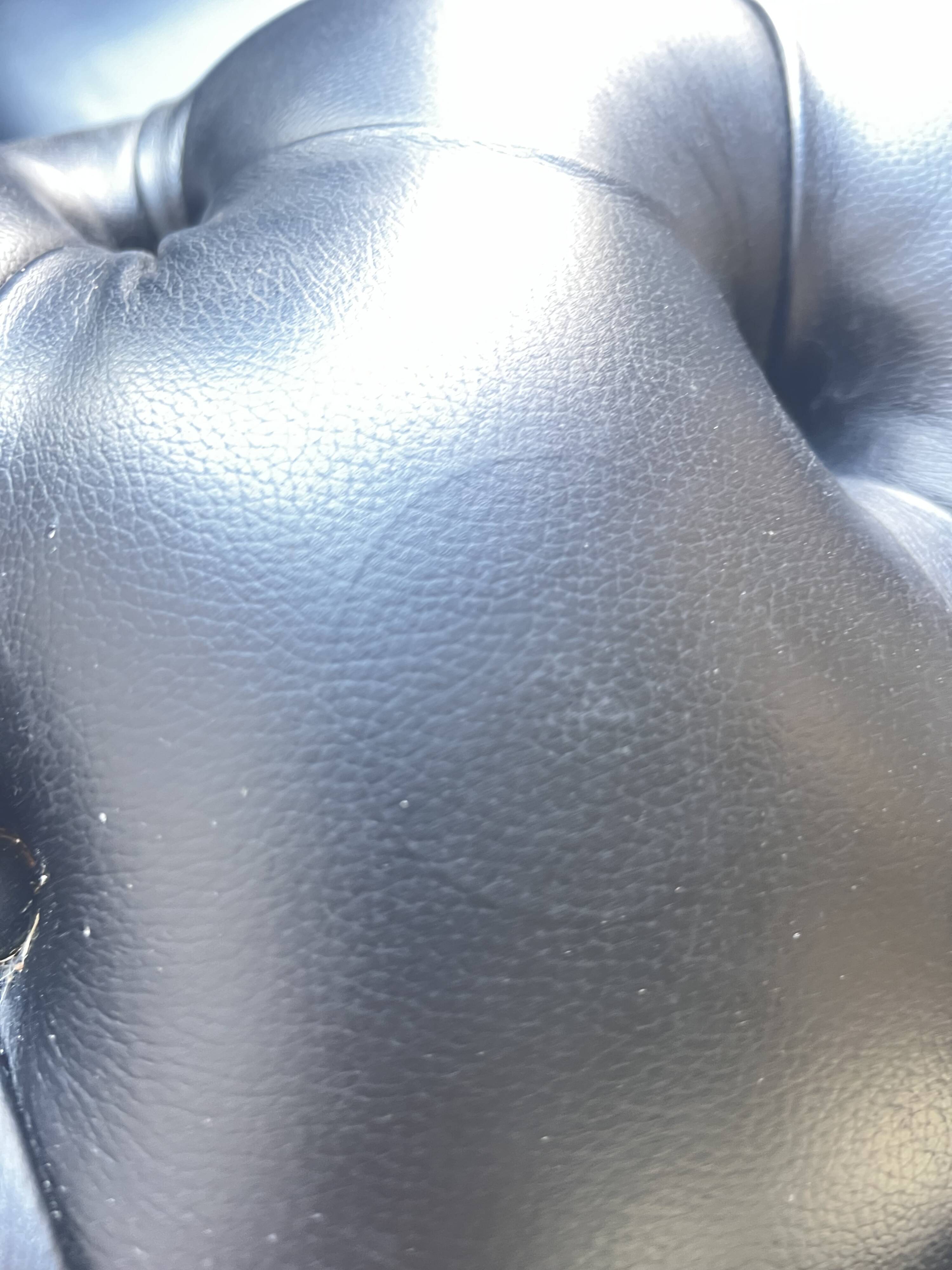 Set of 2 sturdy Chesterfield single/club seats