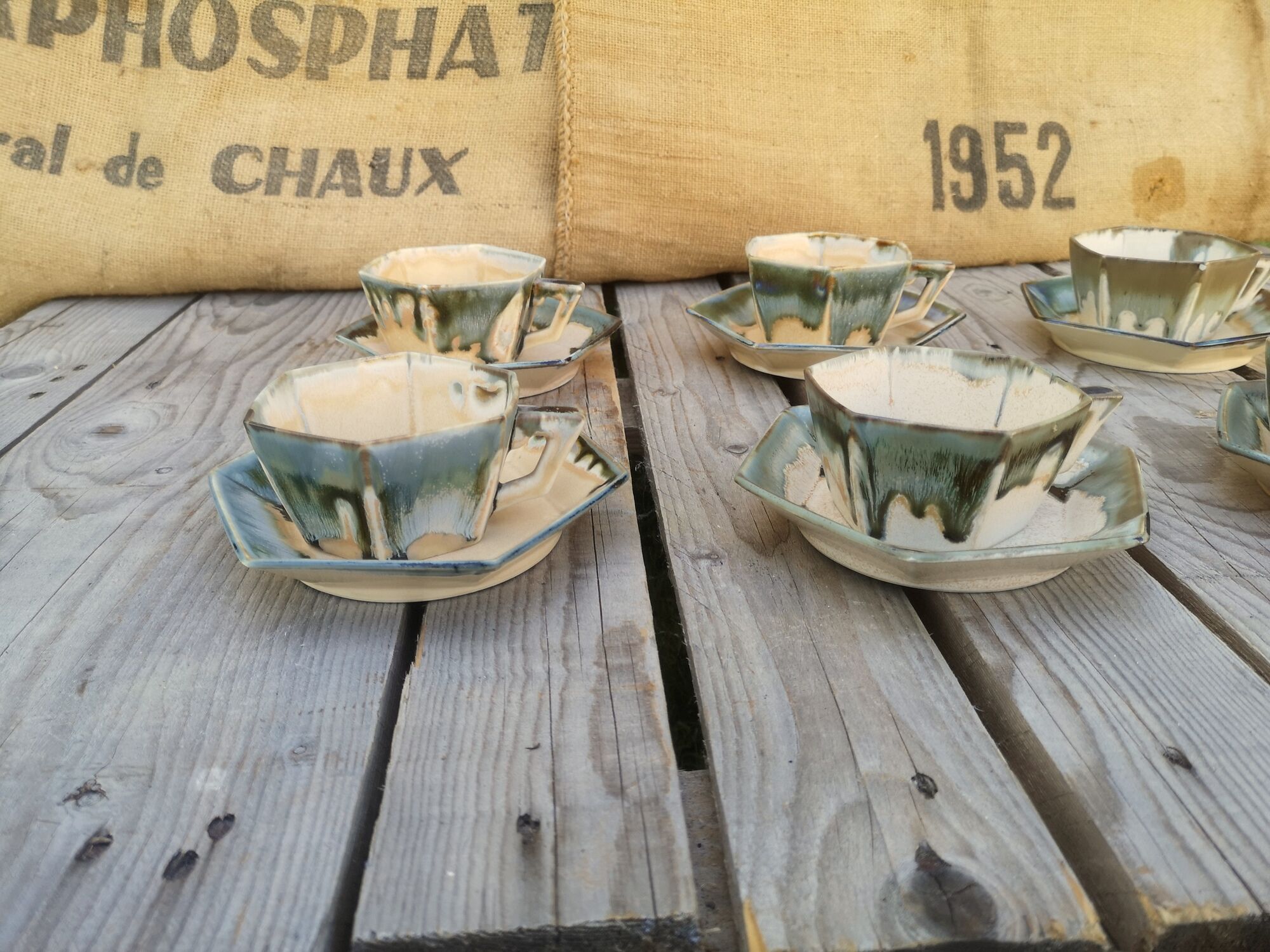 Set of 6 coffee cups with morvan sandstone saucers