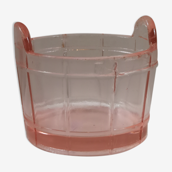 Pot verre rose moulé ancien