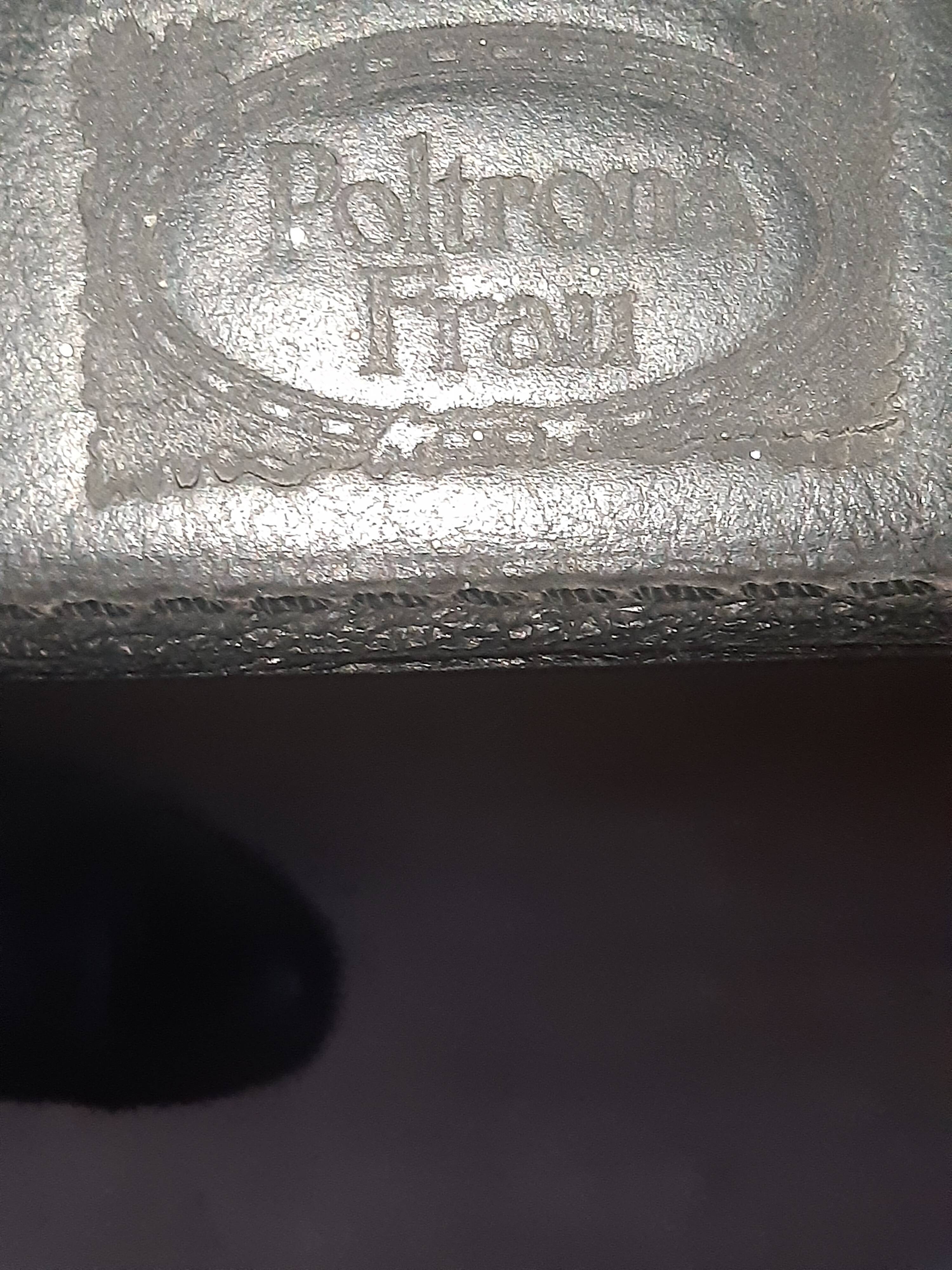 Pierluigi Cerri sofa model Pause signed Poltrona Frau in Black leather Design