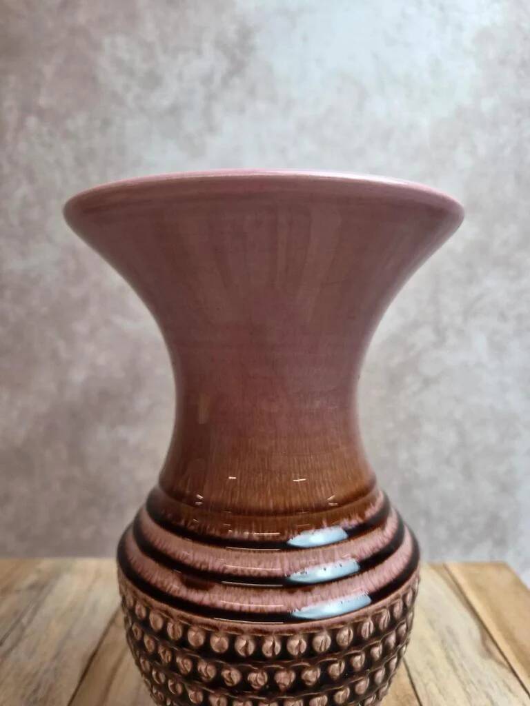 Vintage ceramic vase with textured decoration – pink and brown tones – 1960s/70s