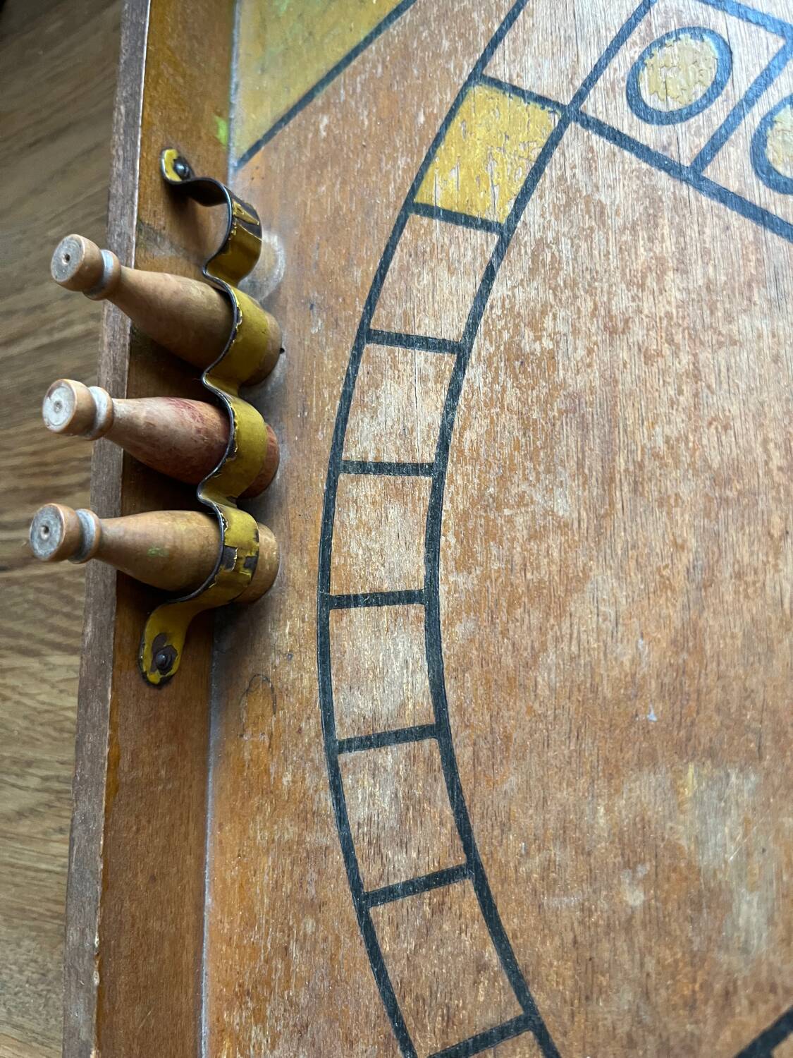 Old wooden game chopotte