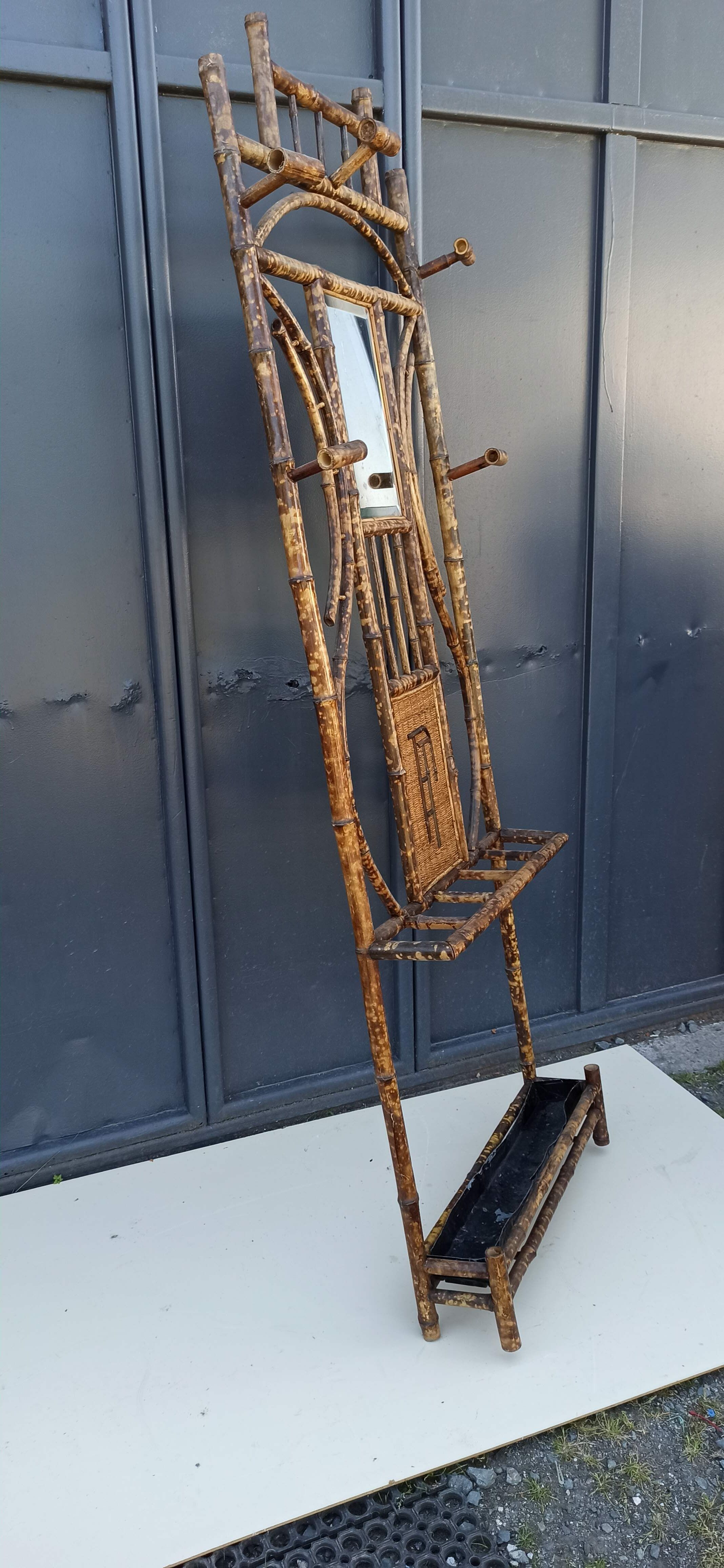 Cloakroom door wall coats bamboo mirror