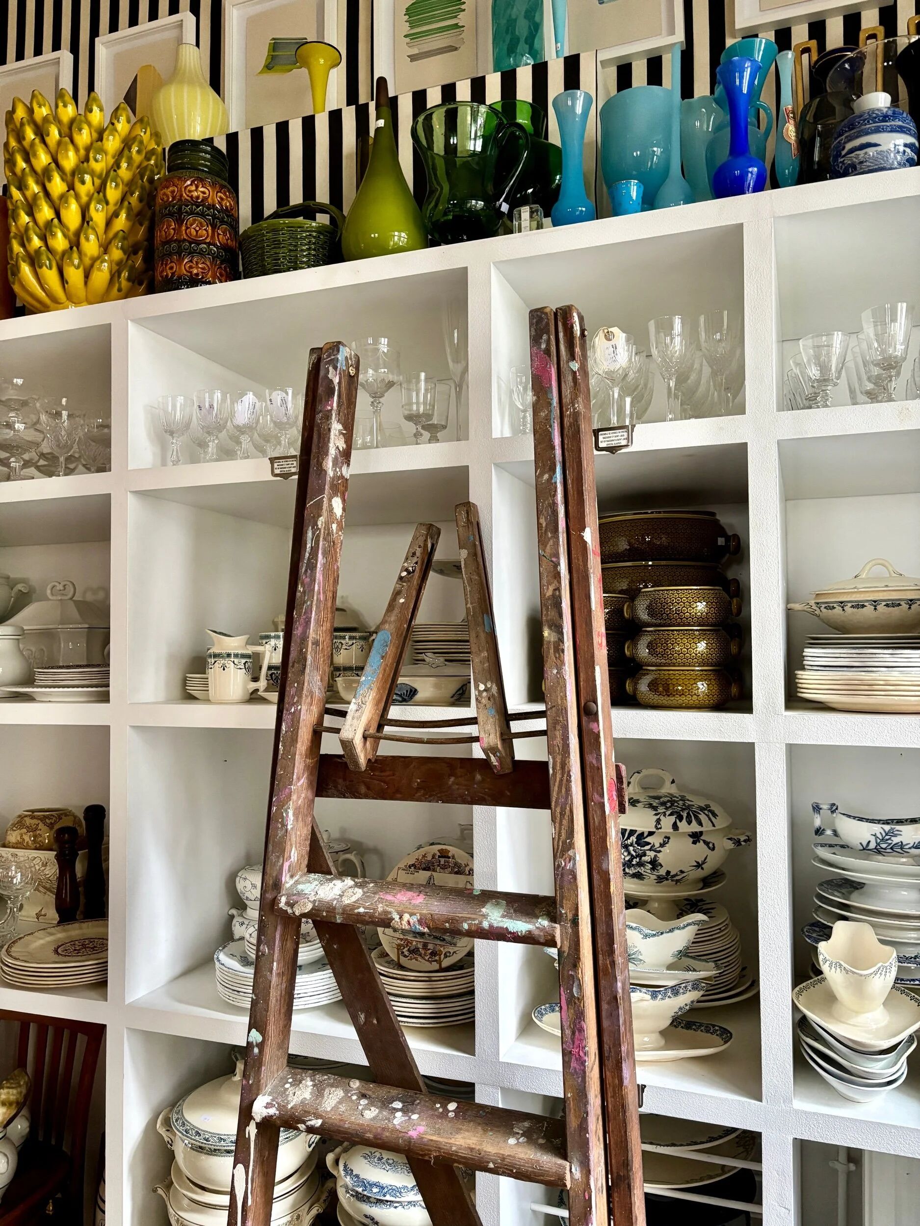 Dark wood 5-step stool