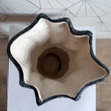 Black and white speckled ceramic vase signed Annette ROUX.