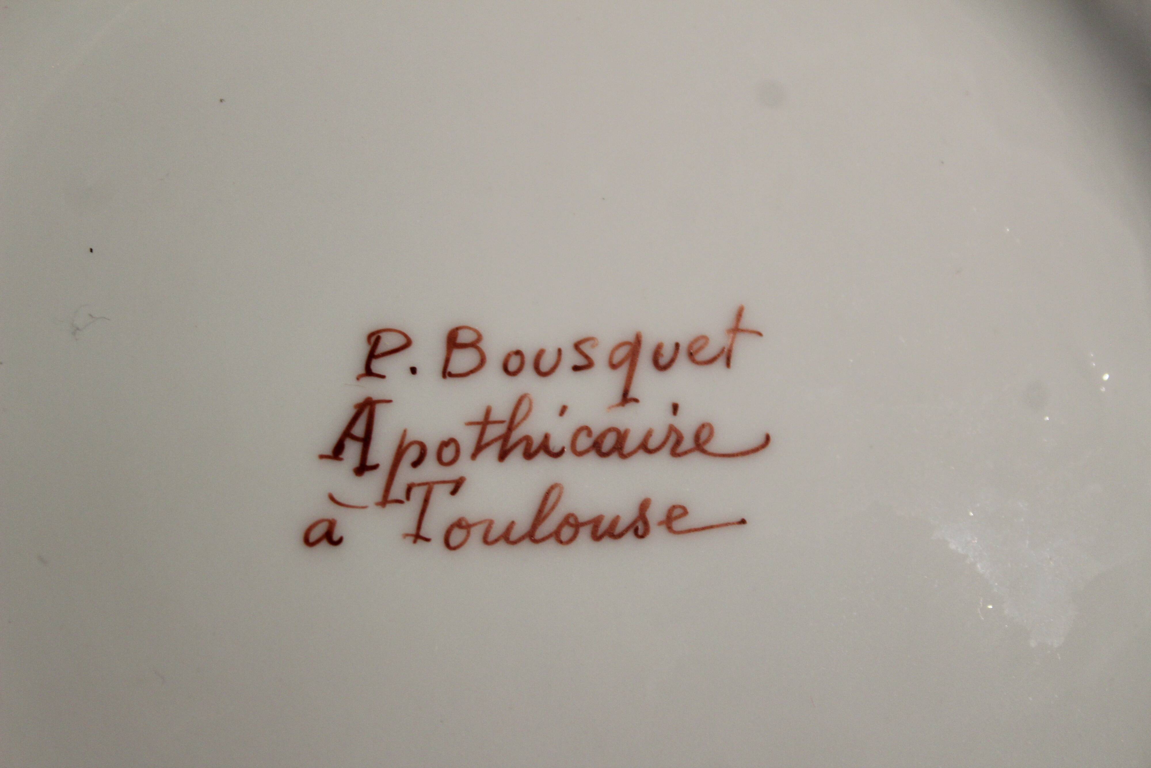 Porcelain pharmacy pot