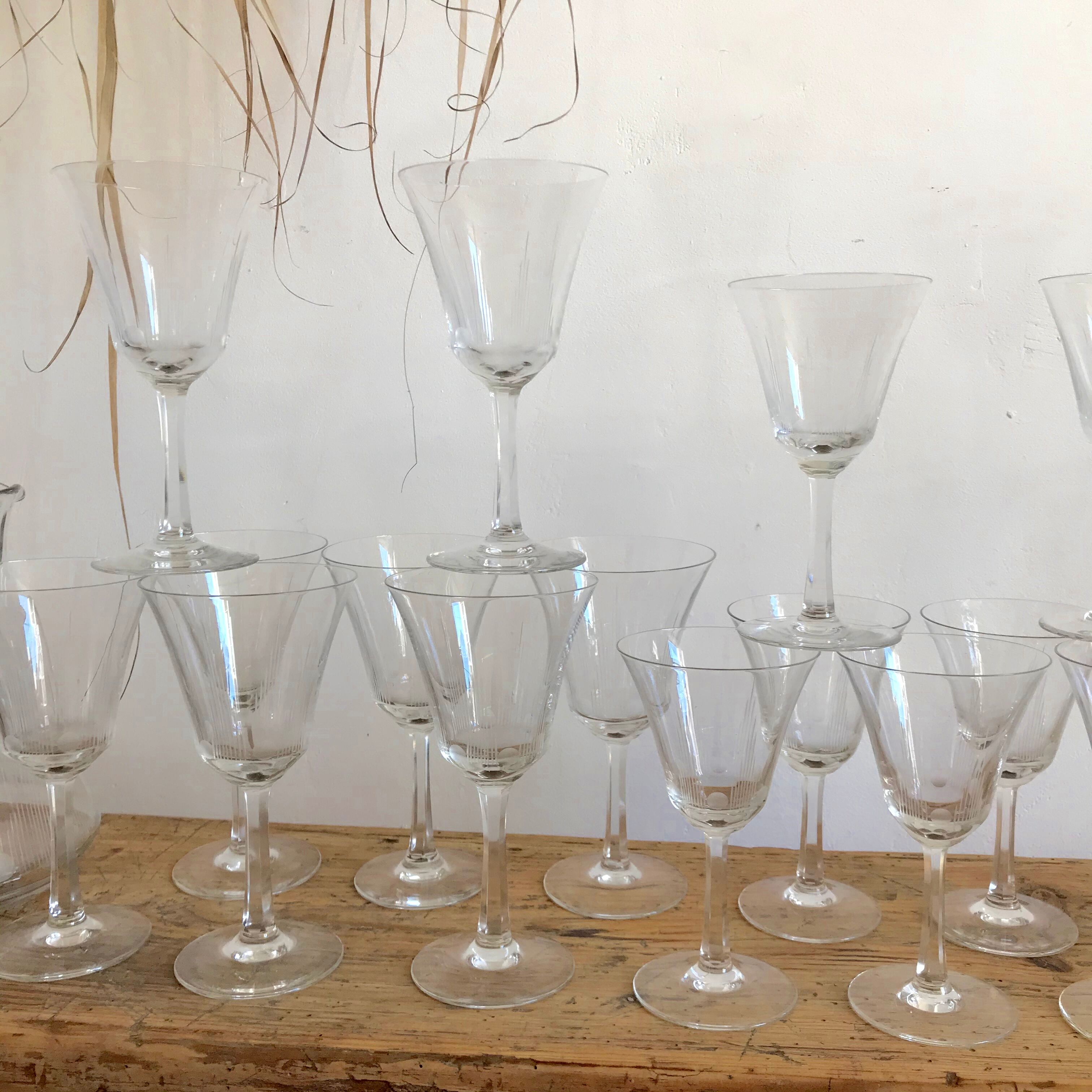Chiseled glass and carafes