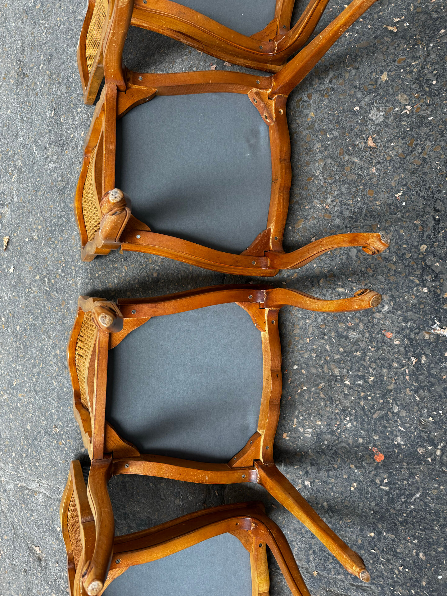 Set of 6 chairs in Louis XV style - carved wood and caning