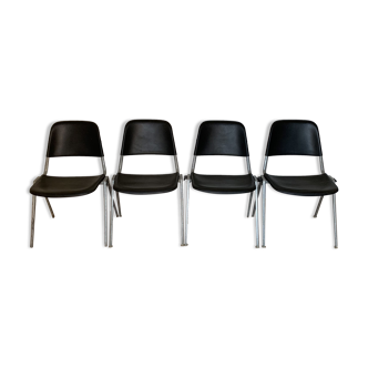 Suite of 4 stackable chairs by Don Albinson for Knoll