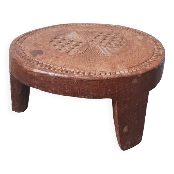 Tabouret tripode en bois