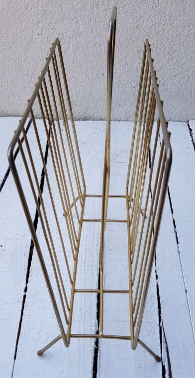 Wear magazine 60s gold metal