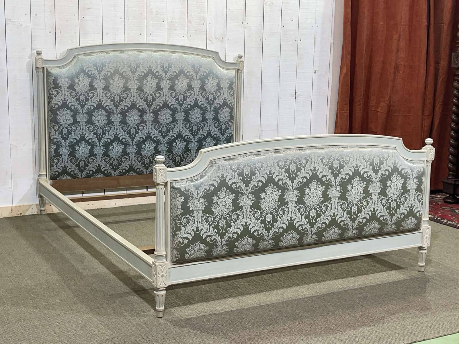 Louis XVI style bed in beech - 140x190 bedding