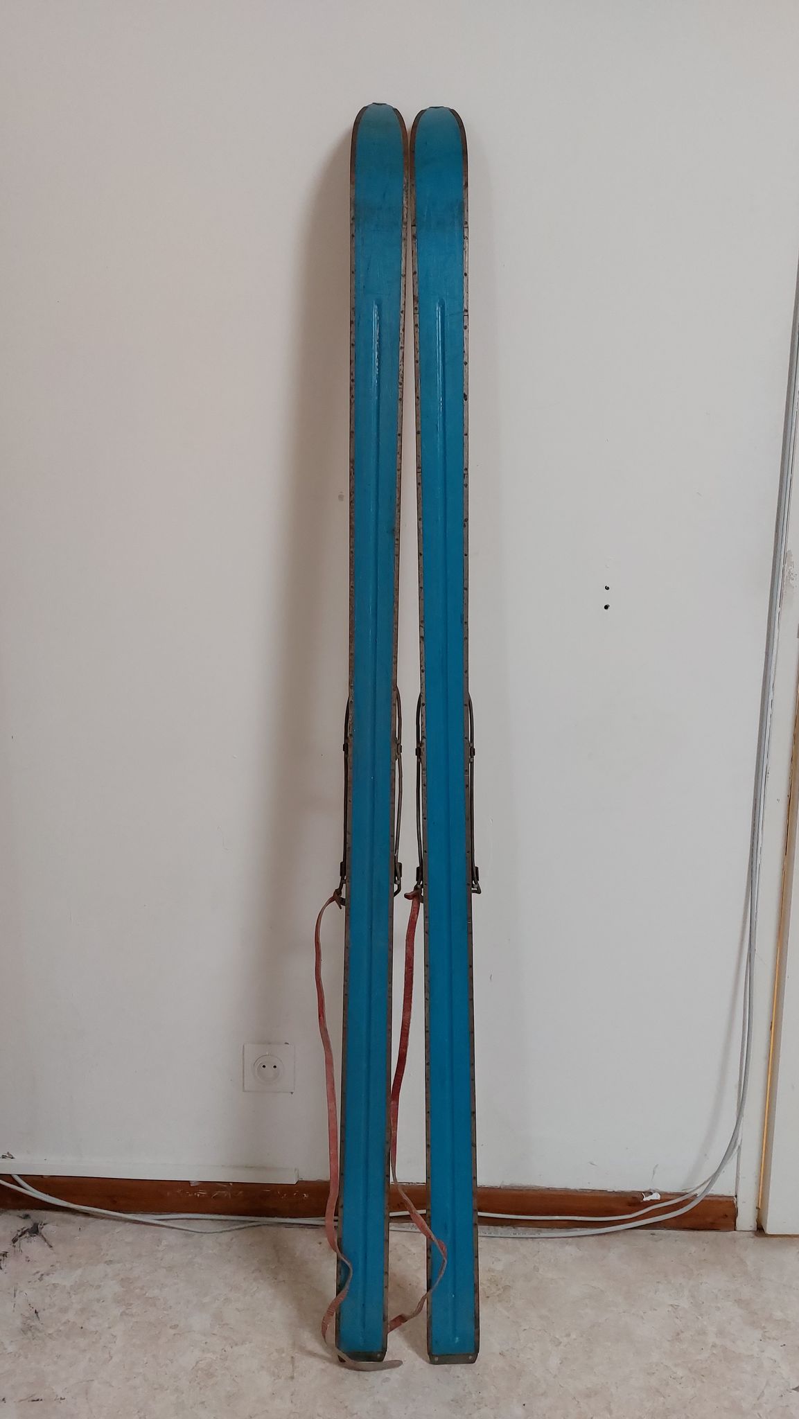Old pair of vintage wooden skis Triga Club 185 cm
