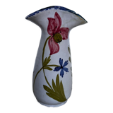Vase à motifs de fleurs