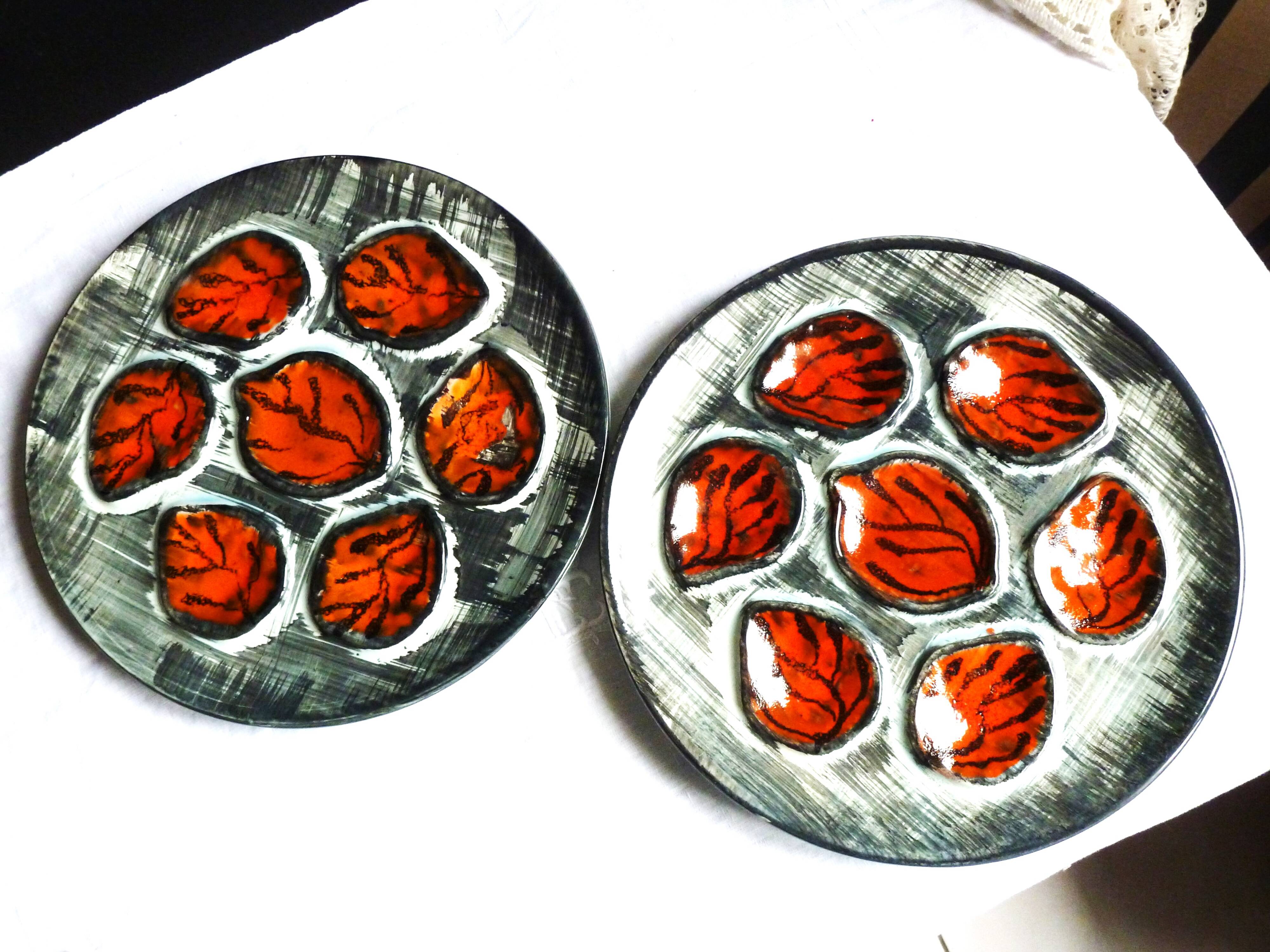 Hand-painted oyster plates - Plates from Pornic, France