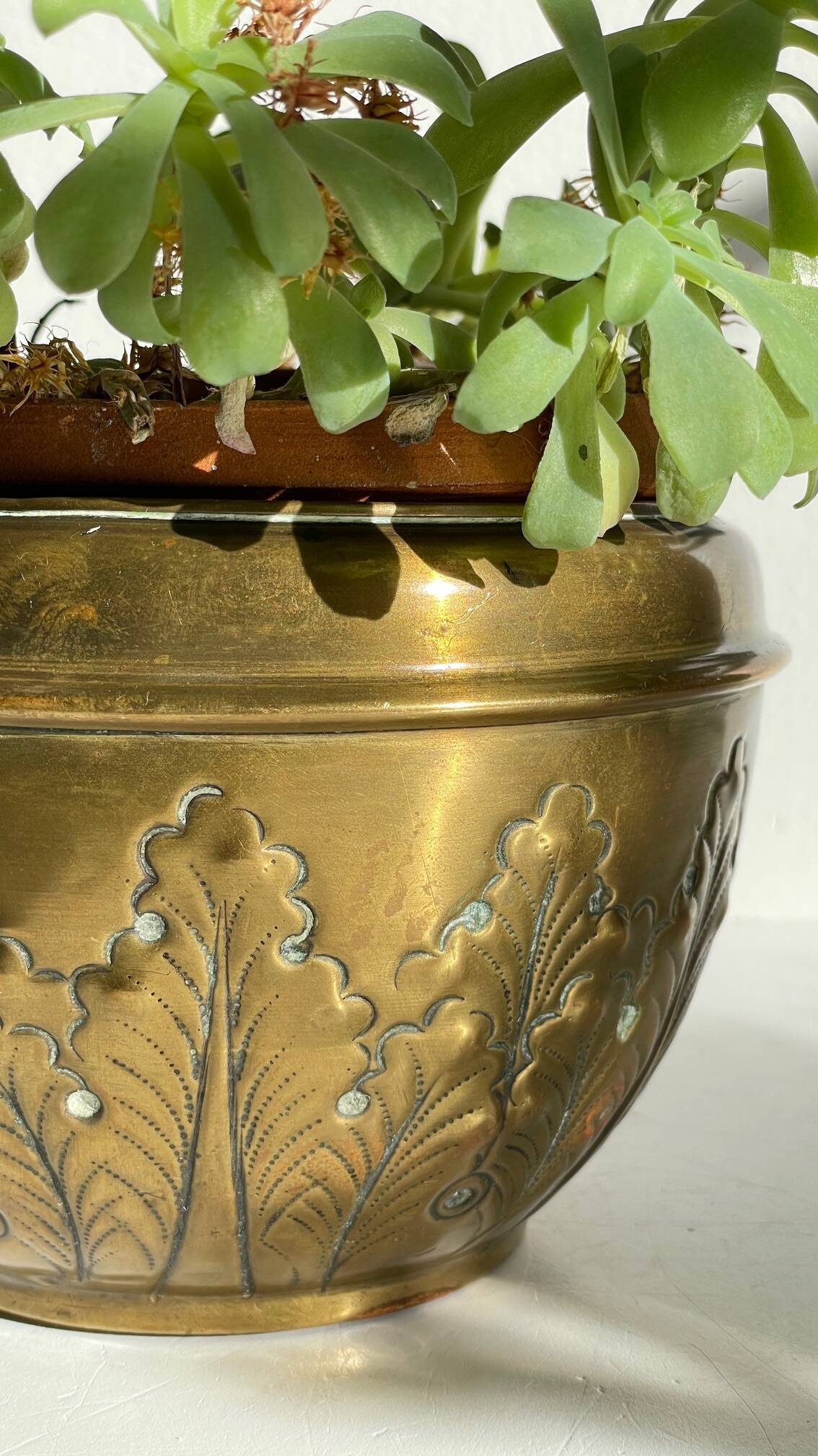 Art nouveau floral decor planter