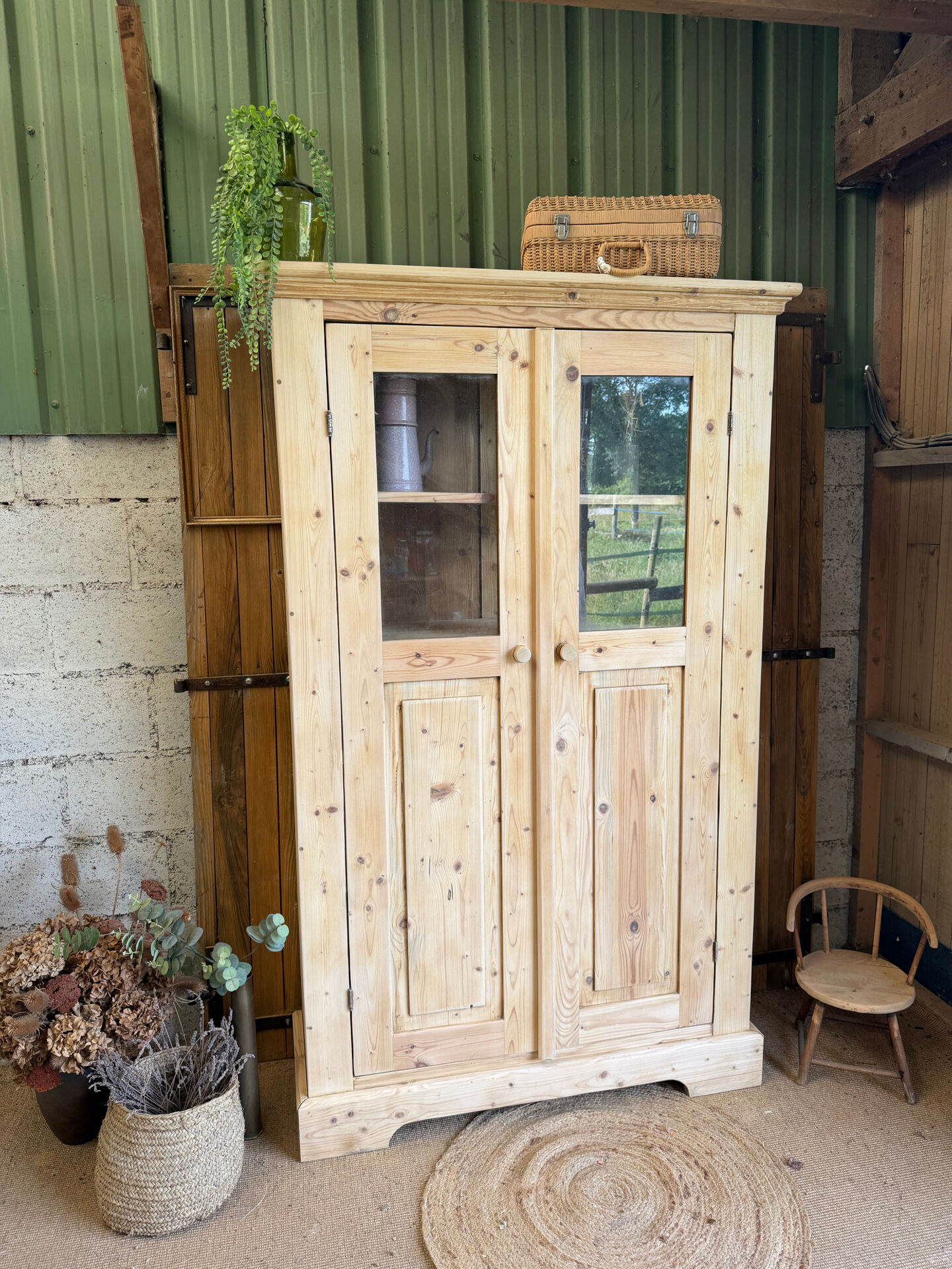 Display cabinet / bookshelf / cupboard