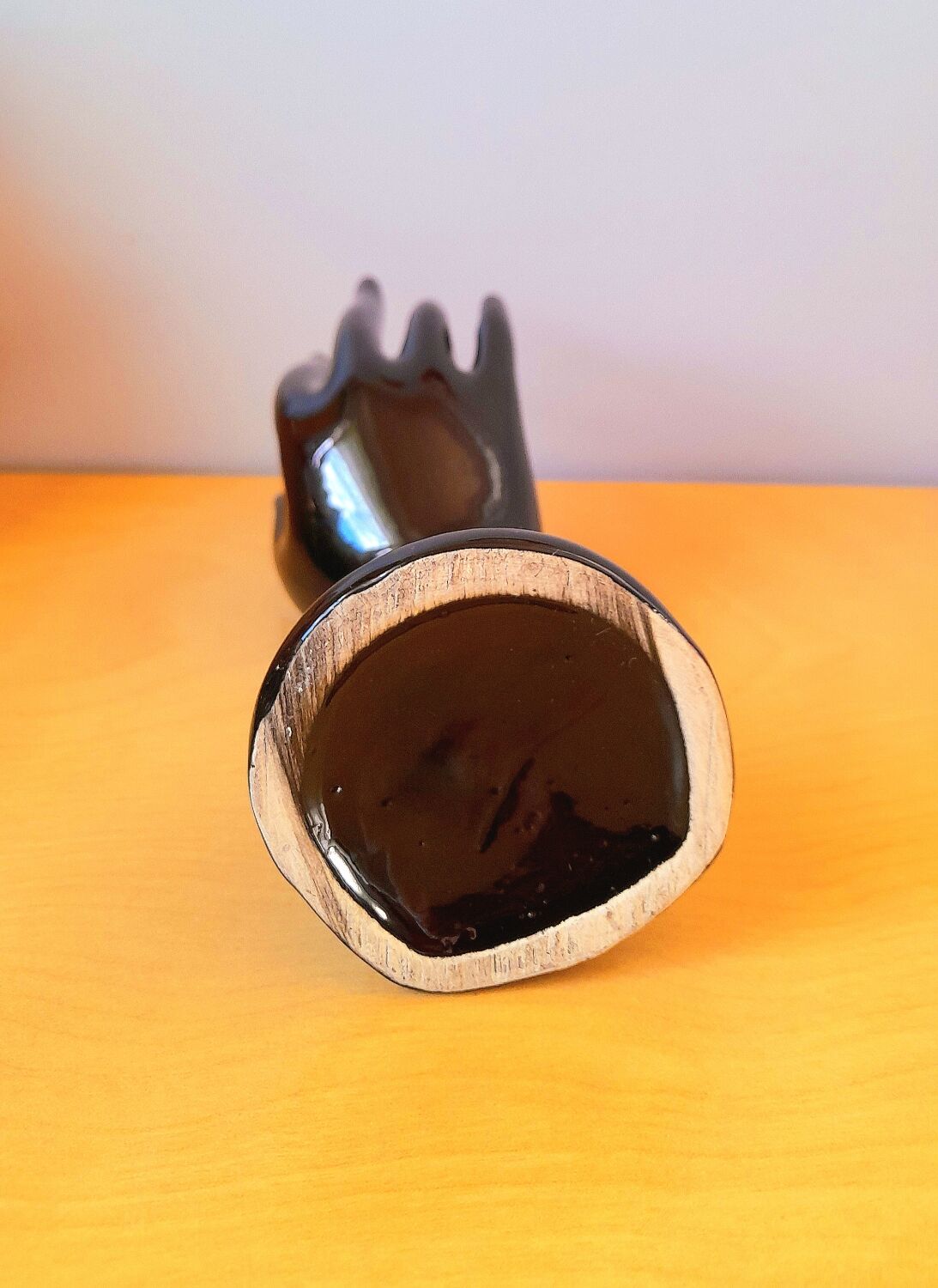 Hand ring or black soliflore 70s