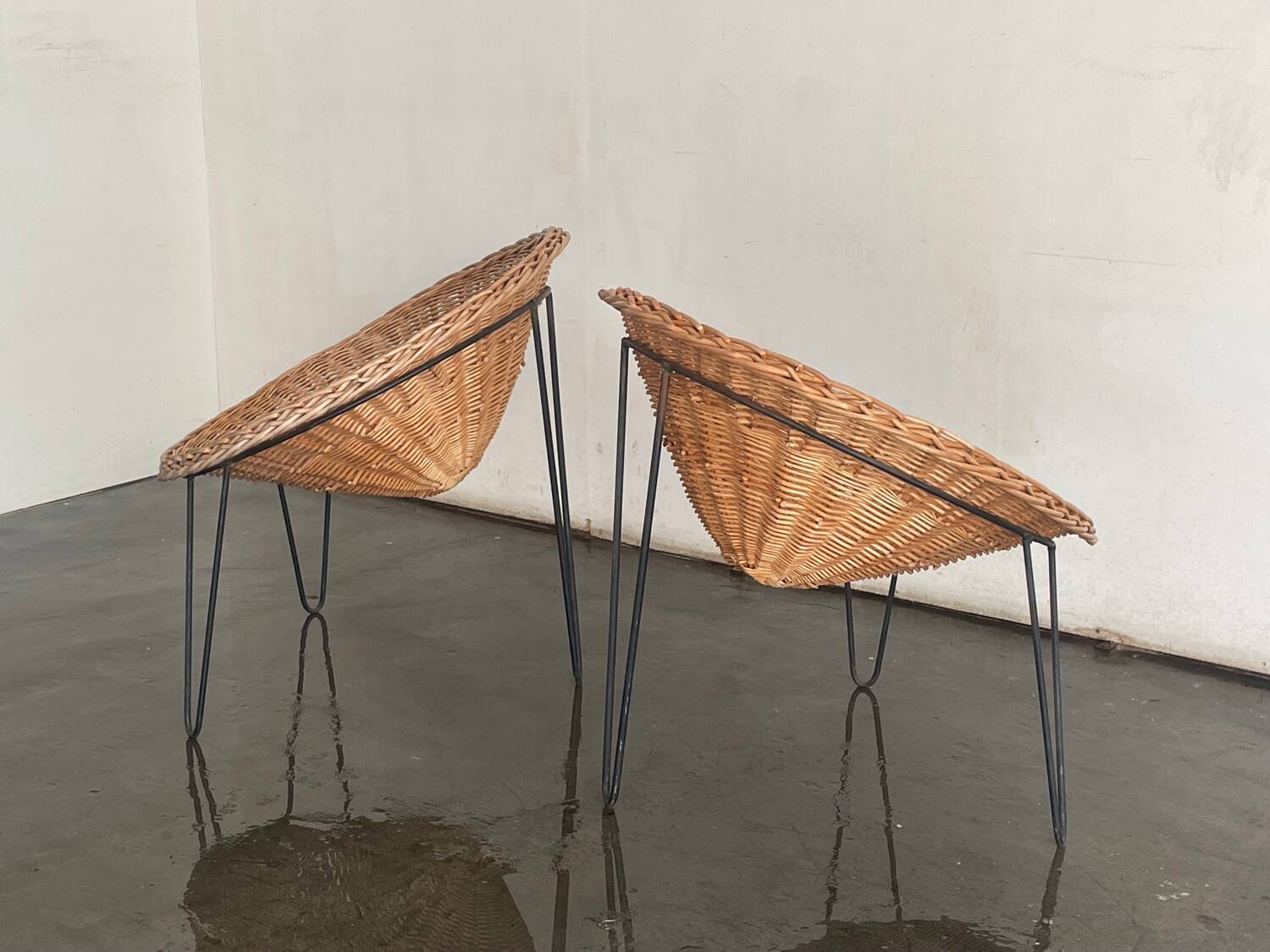 Paire de fauteuils de salon en rotin