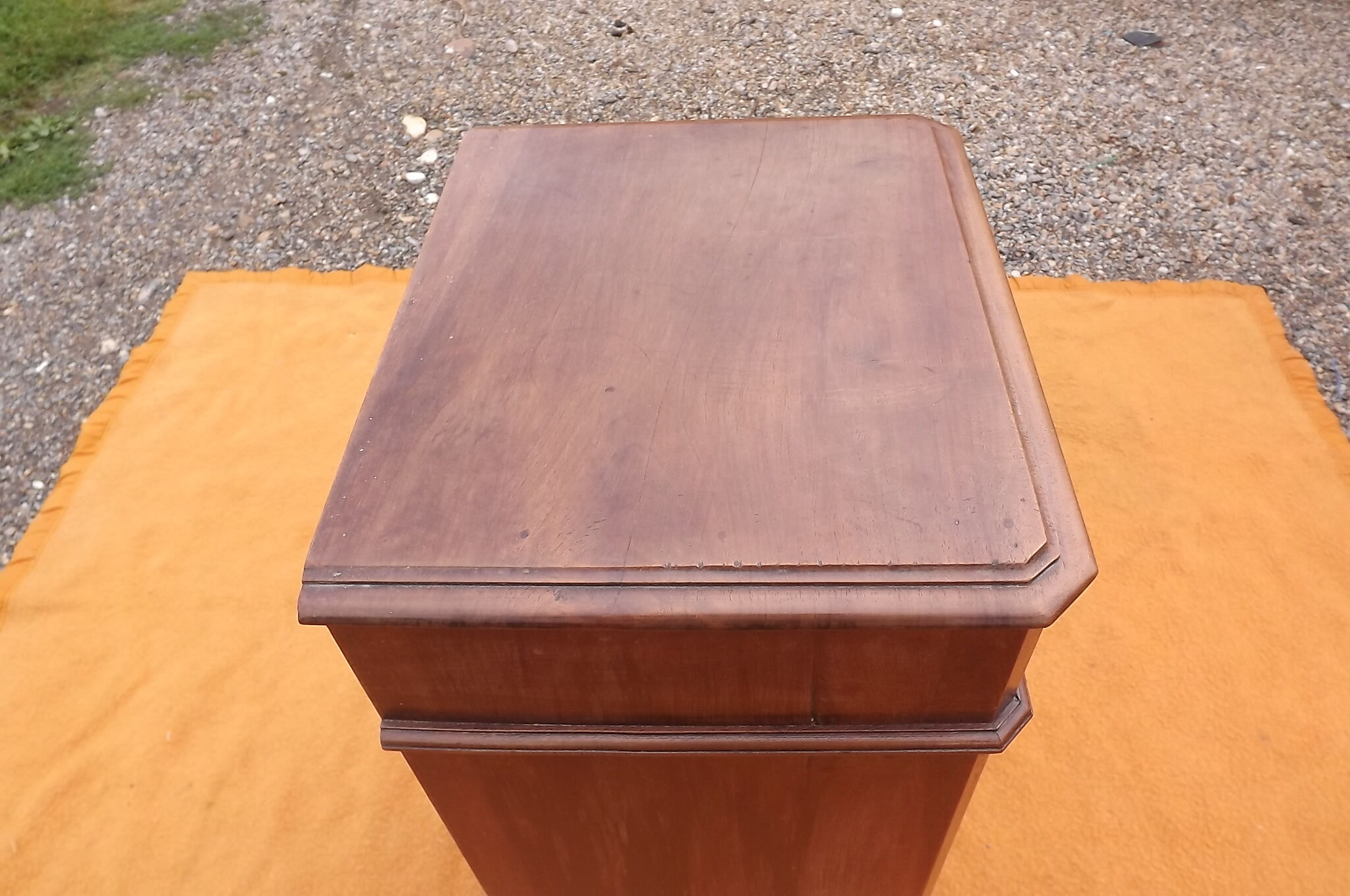 Chevet en noyer du XIXème Louis Philippe