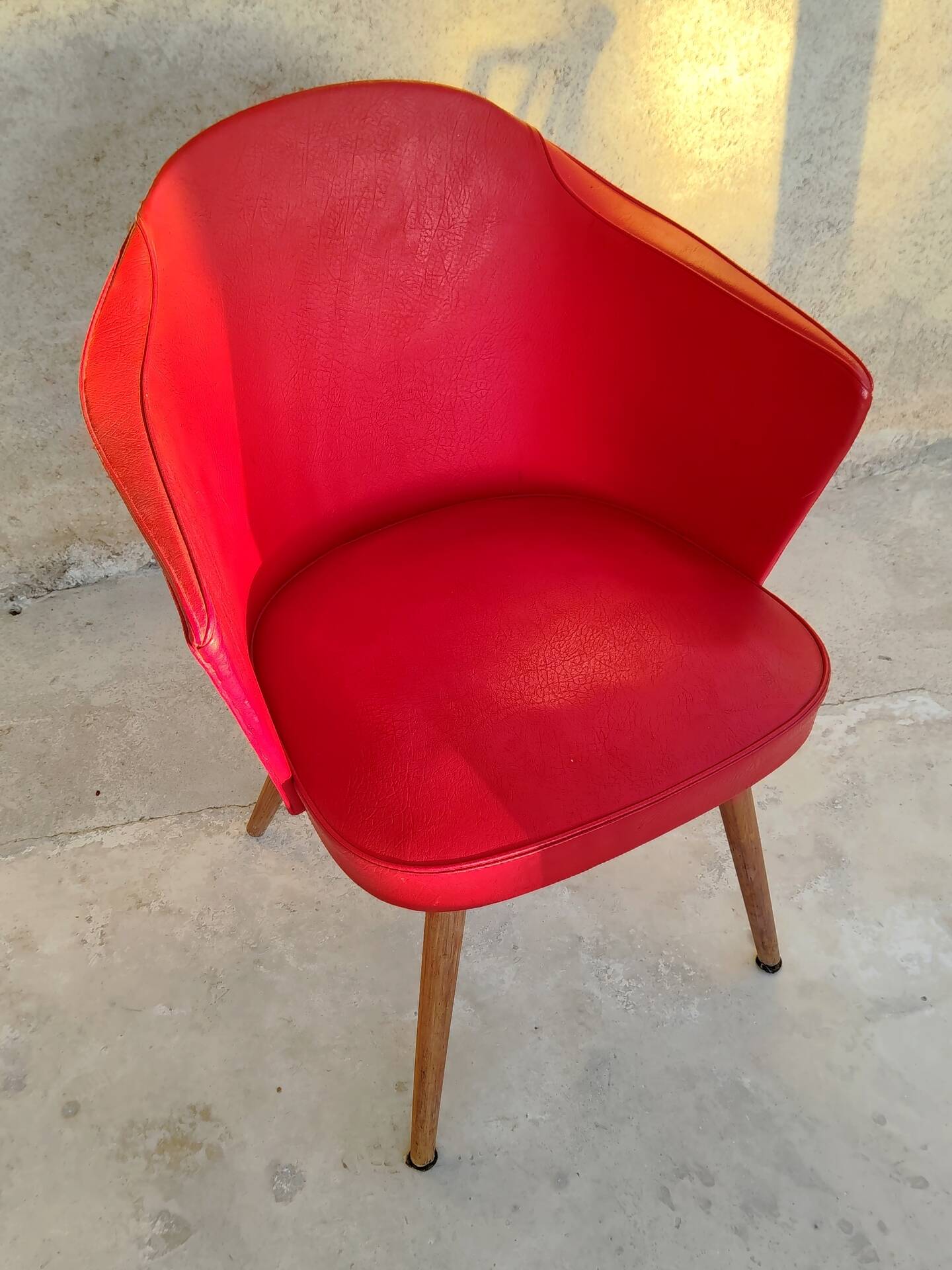 Cocktail chair in wood and red moleskin - 1960s