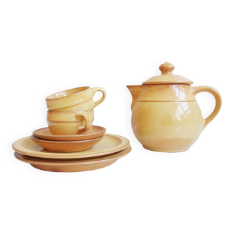 Stoneware tea service by Friesland Ceracron