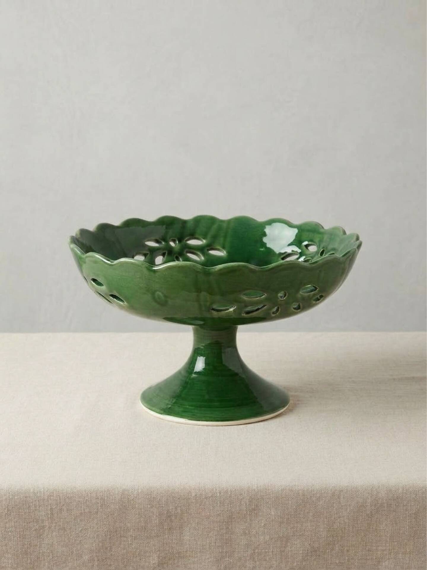 Cup on pedestal / Openwork compote in emerald green ceramic – Vi