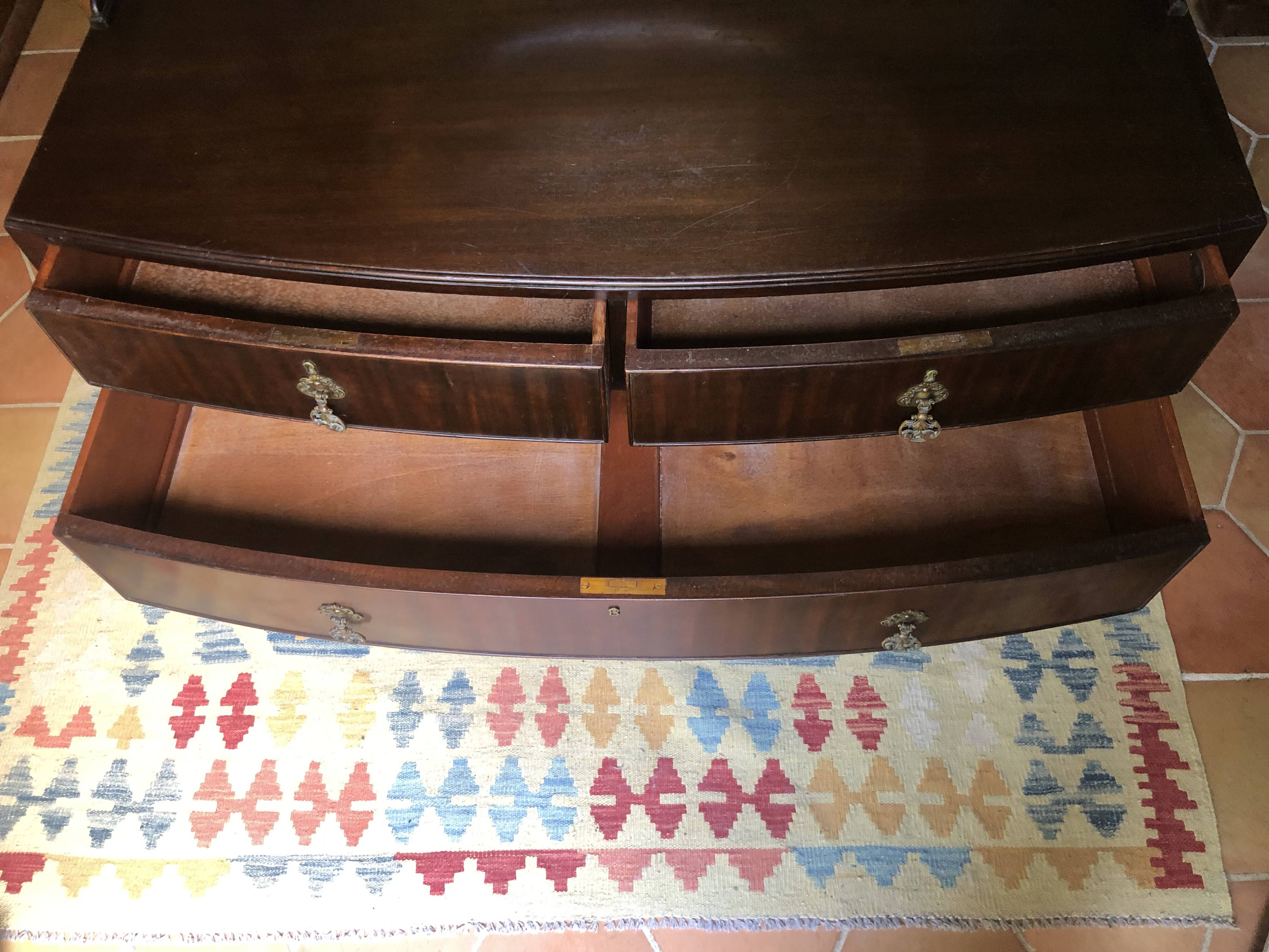 English mahogany chest of drawers