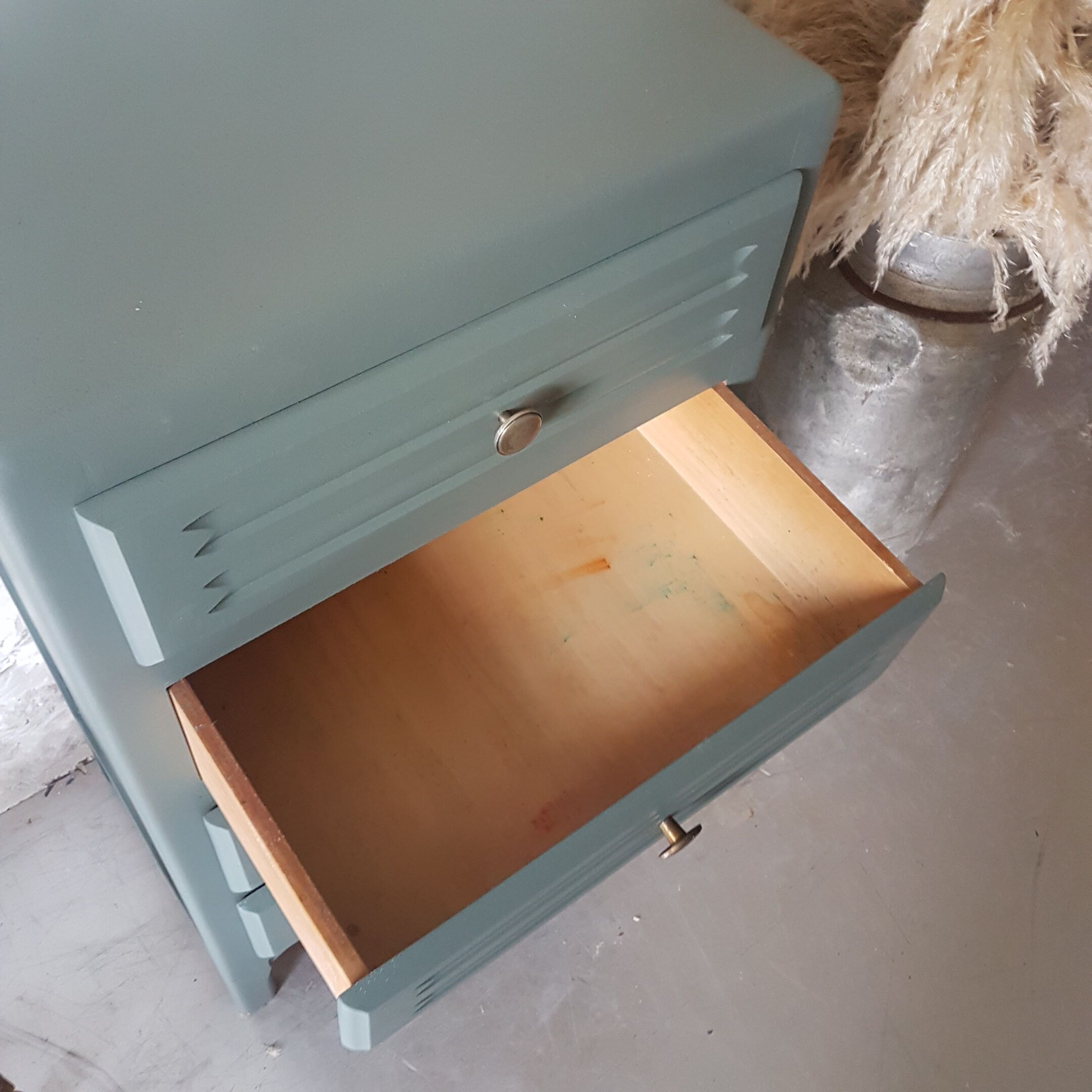 Vintage chest of drawers