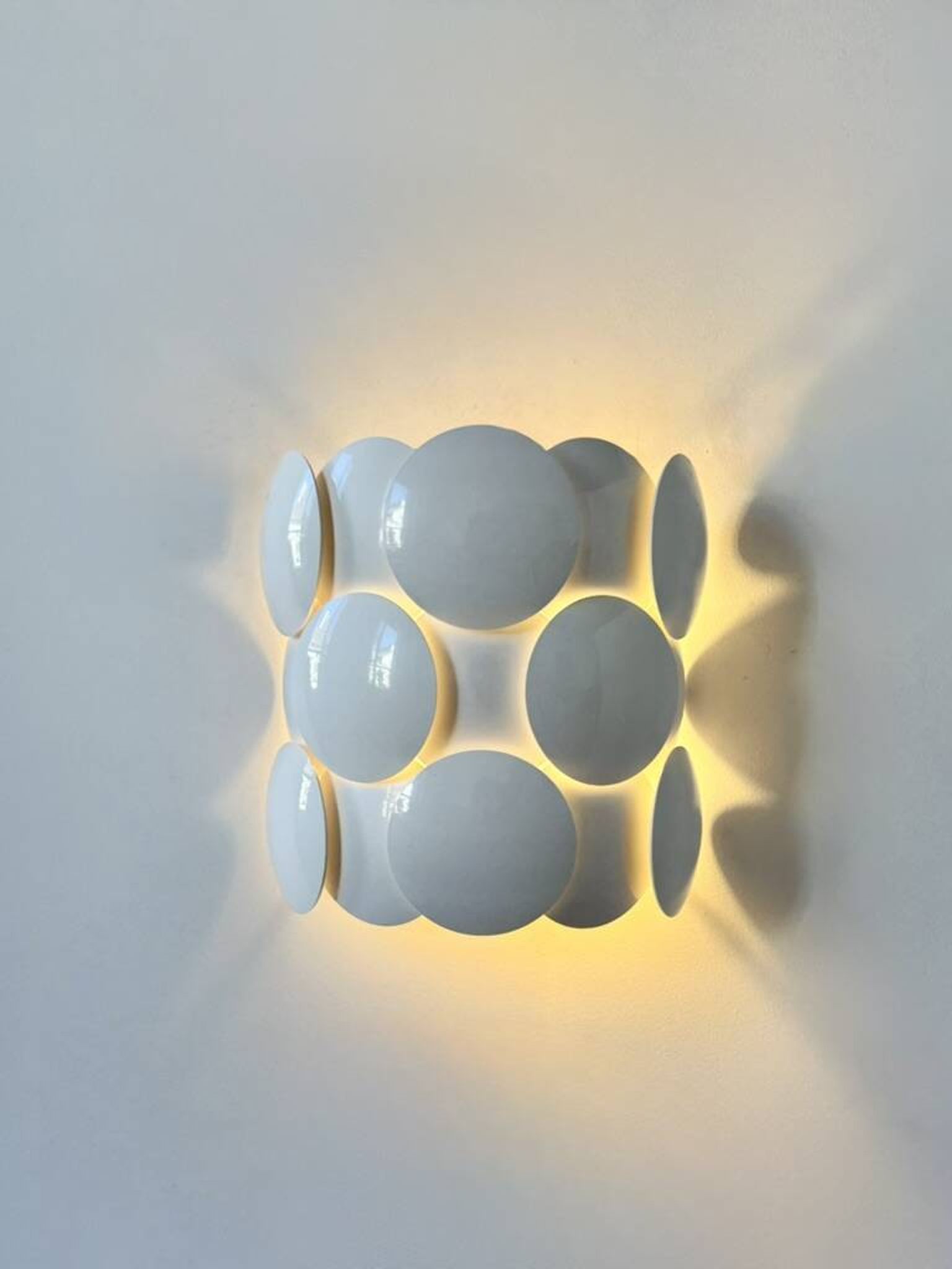 Vintage wall light in metal and white ABS, France, 1980.