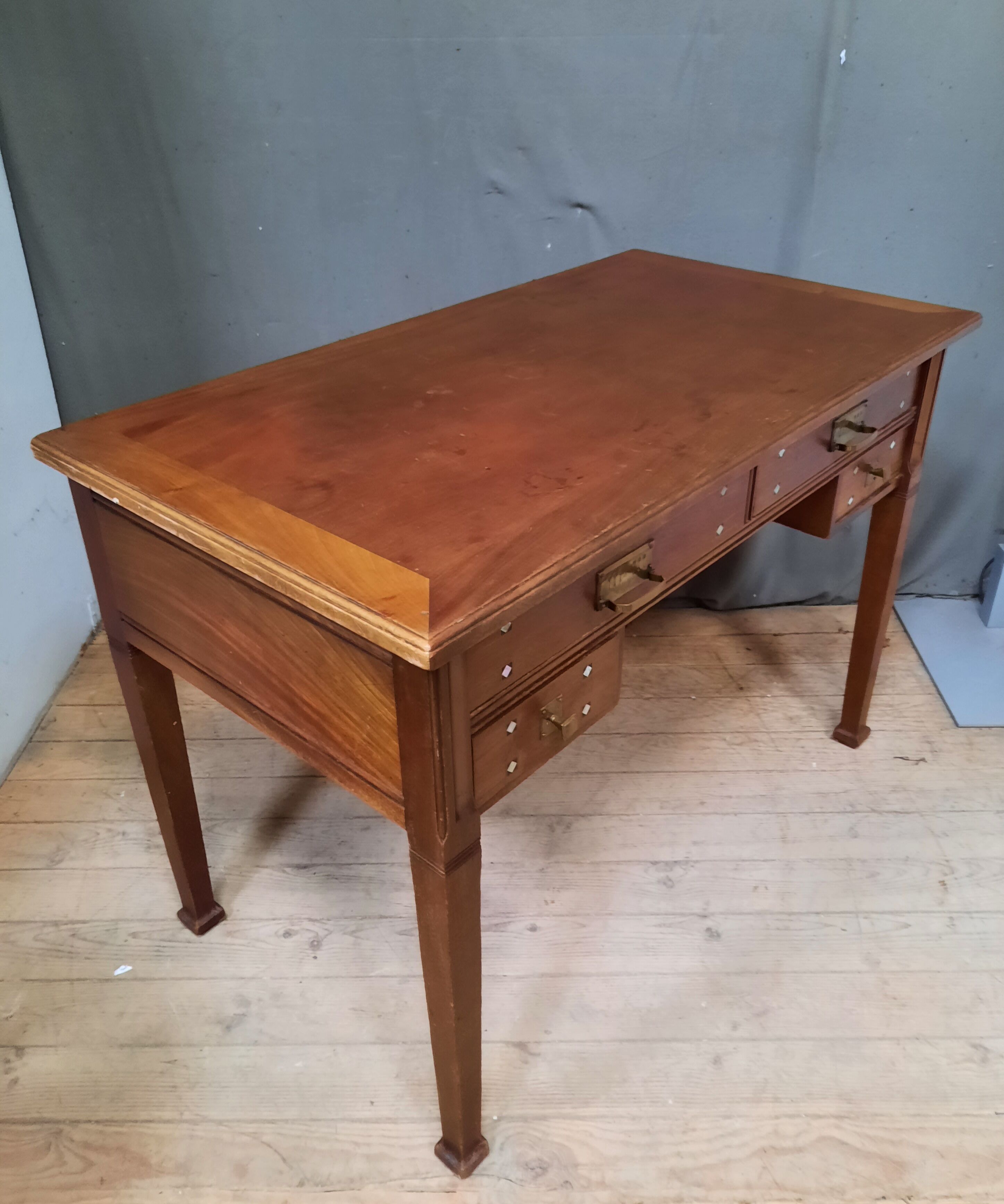 Bureau plat