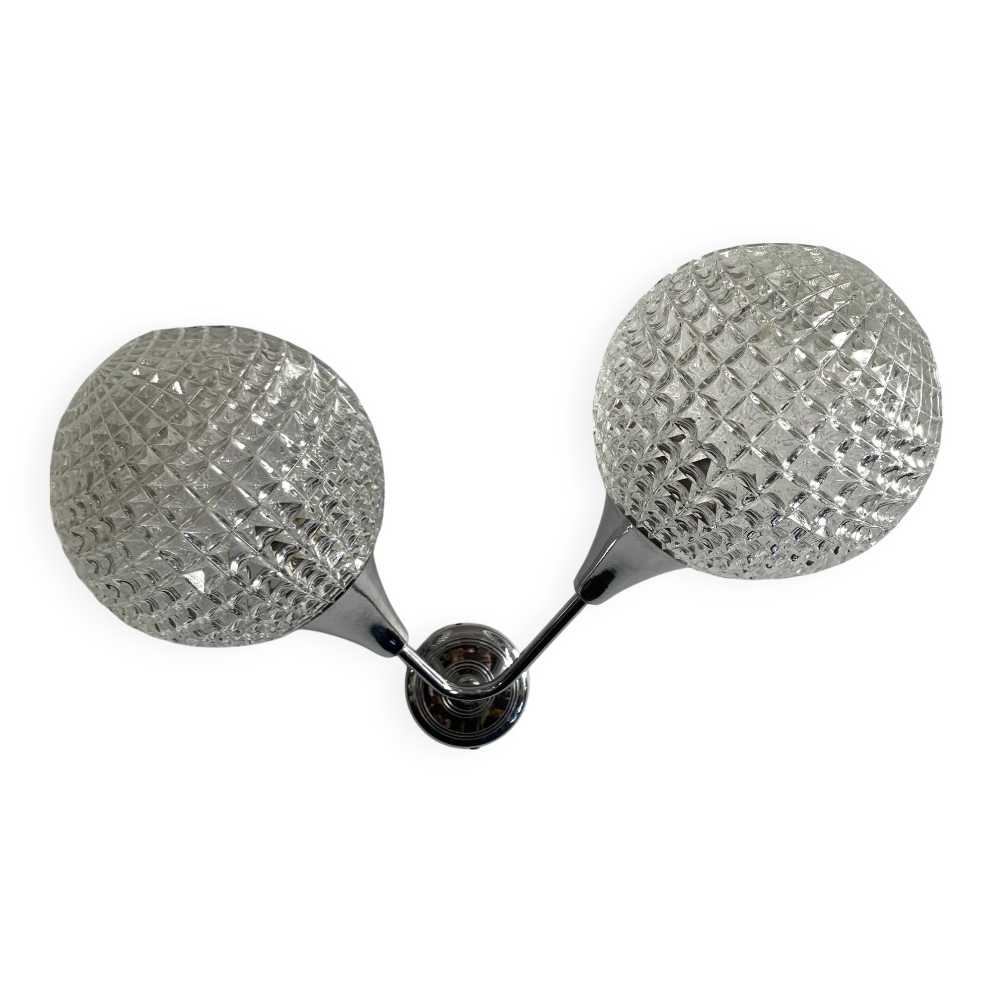 Double wall sconce and globe in diamond-pointed chiseled glass, 1960