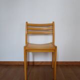 6 stackable wooden chairs