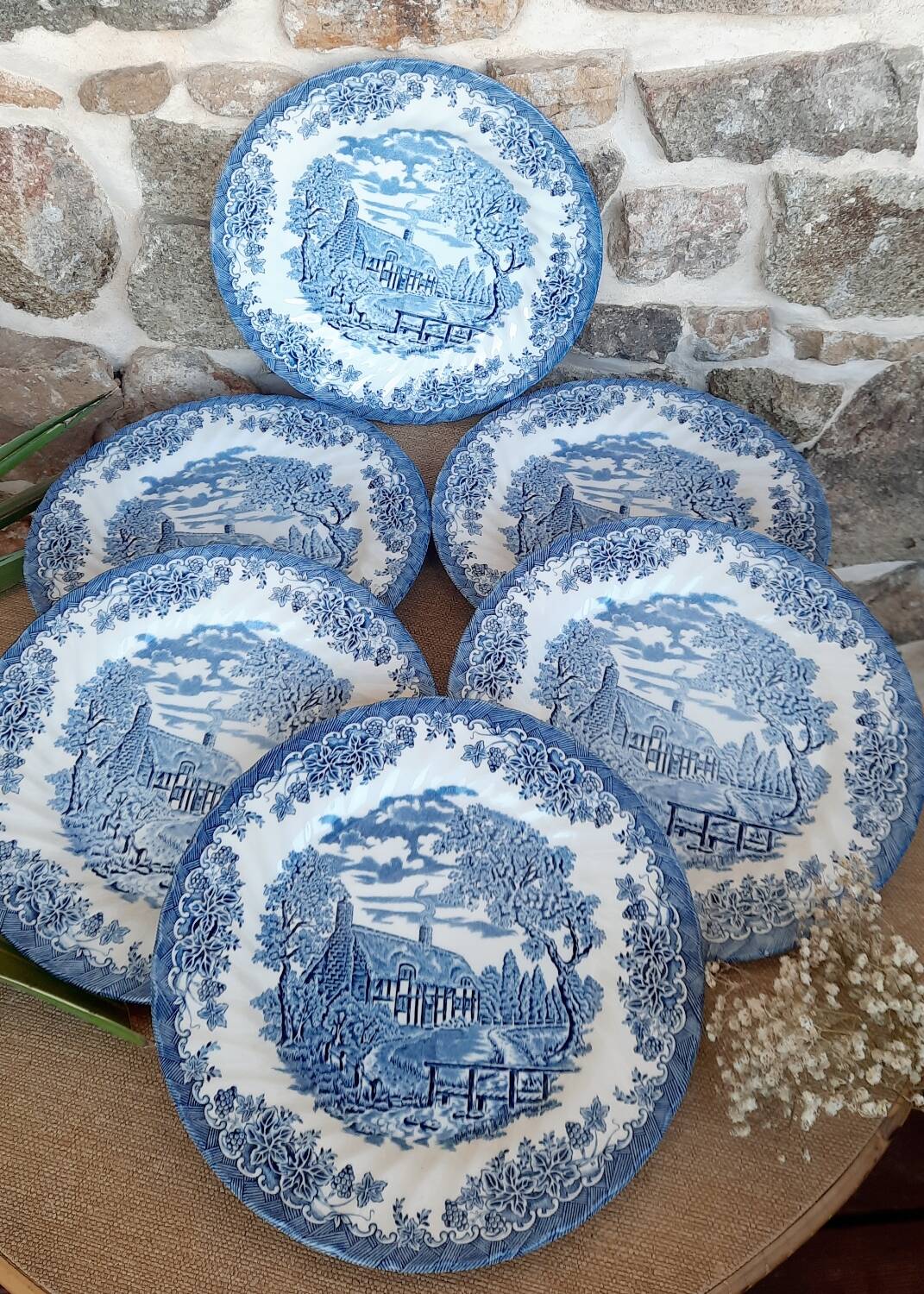 Churchill dinner plate