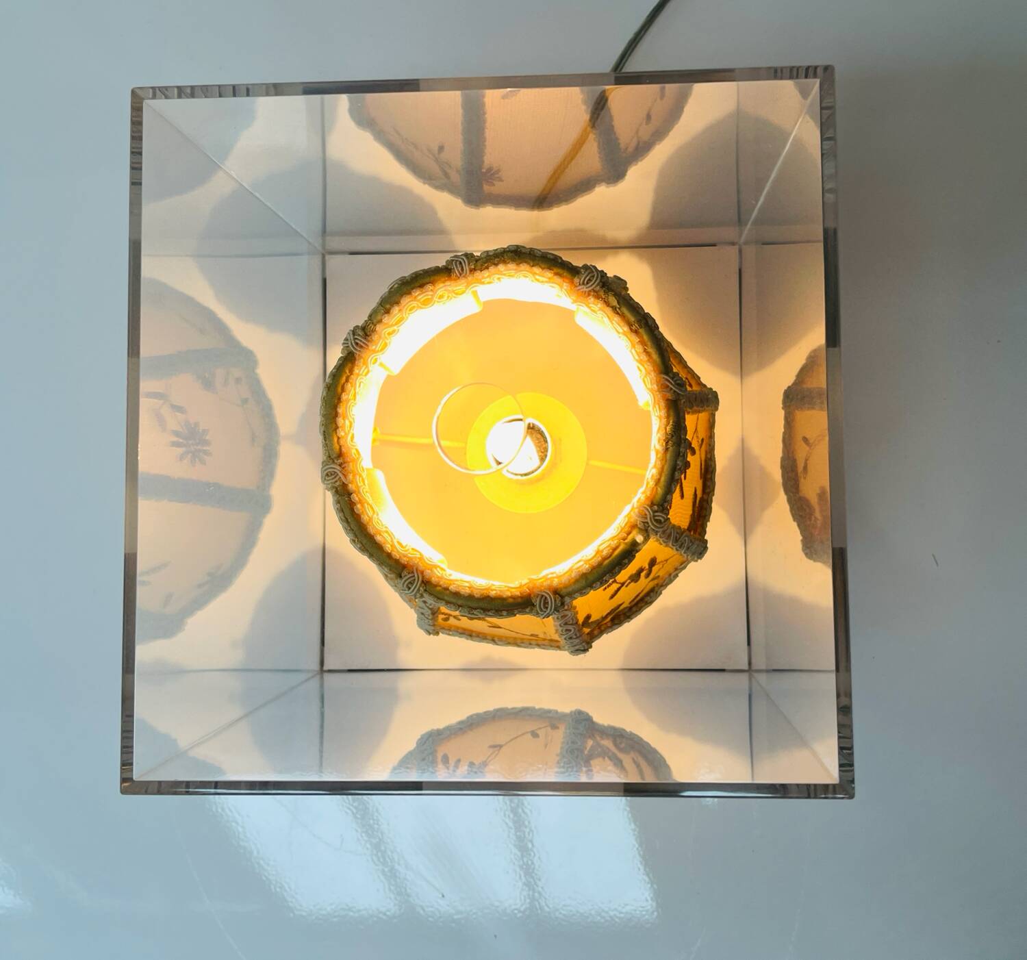 Flos Miniteca lamp – design by Ron Gilad – cube in plexiglass