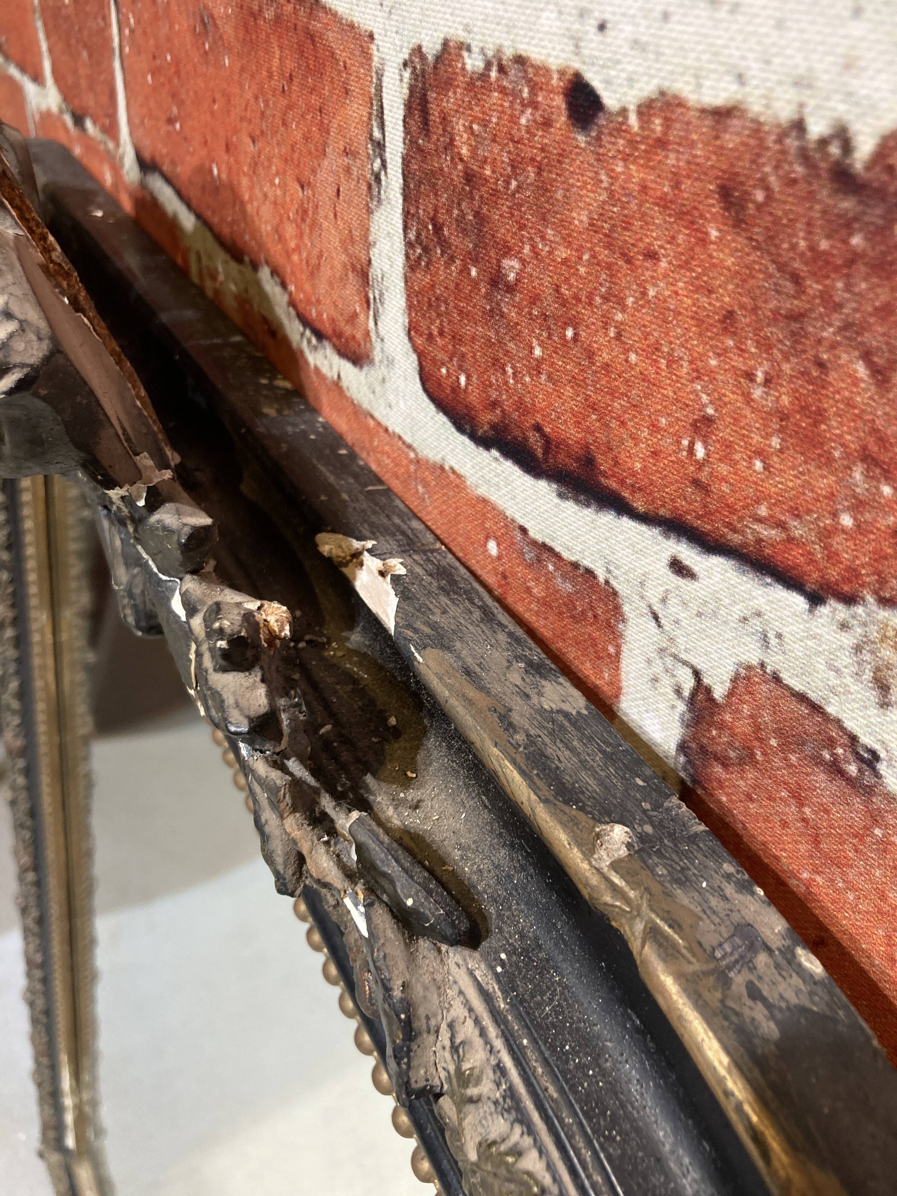 Mirror with moldings