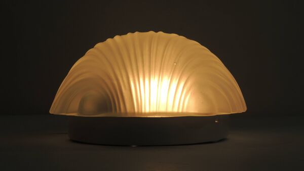 Applique murale coquillage vintage en verre opalin blanc – lampe murale ann