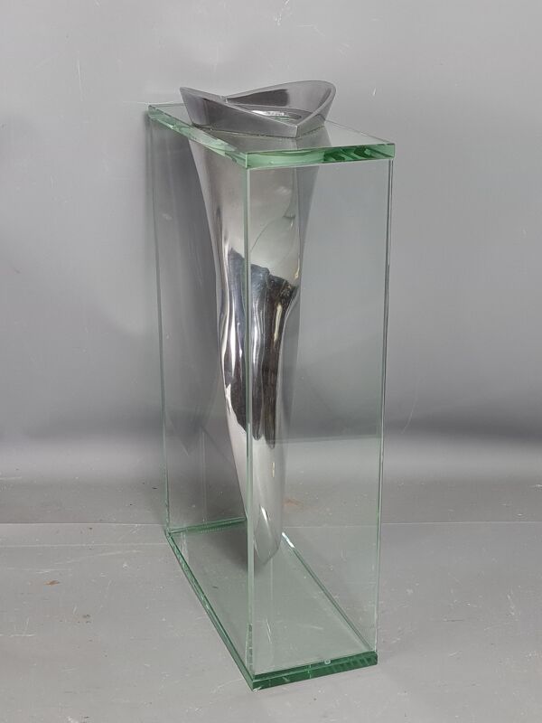 Vase fonte aluminium & verre sans défaut 34 cm De Lisa Mori