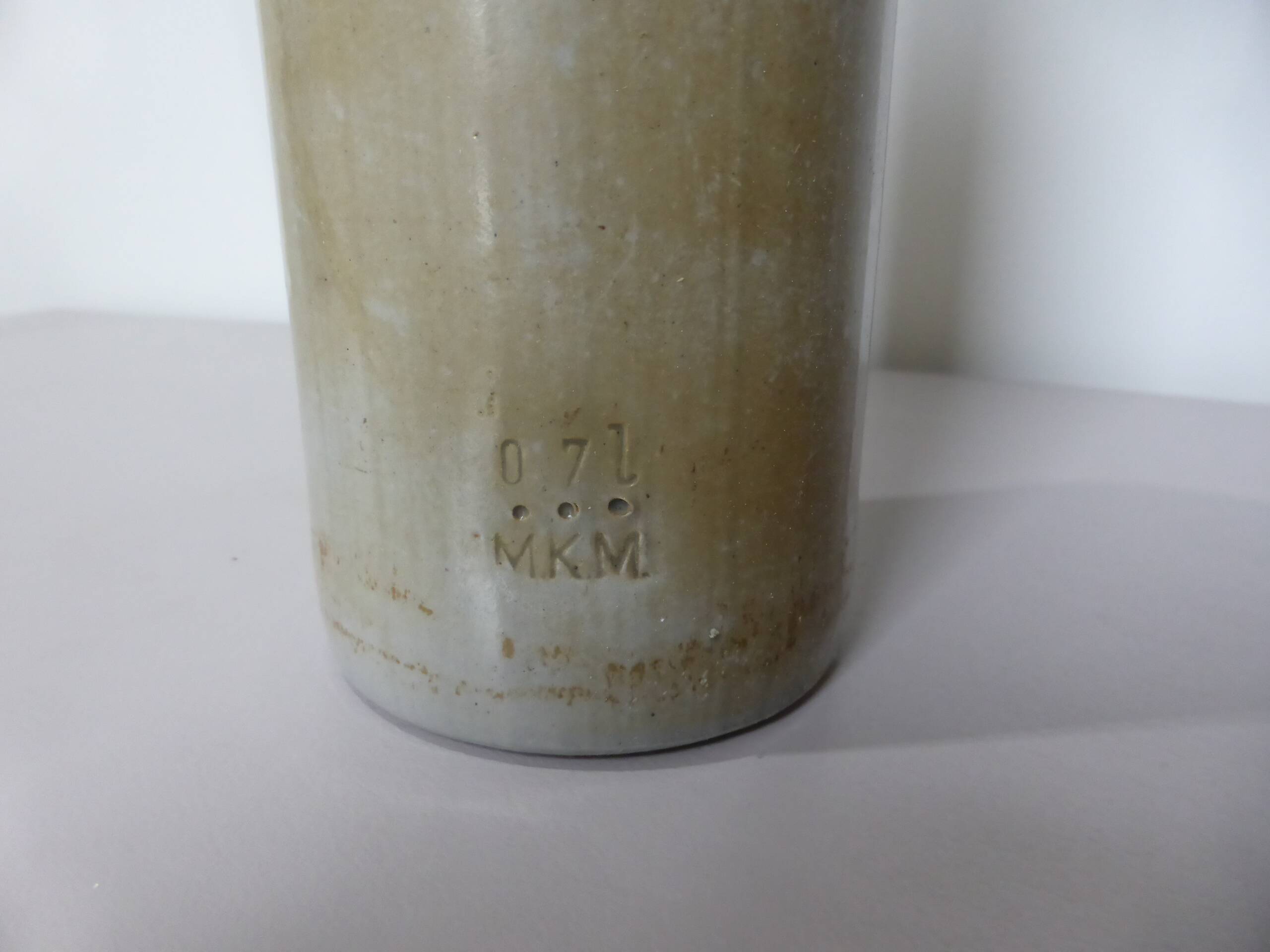 Bouteille en grès vernissé vintage