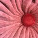 Coussin rond en velours plissé