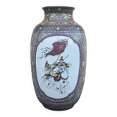 Chinese vase stamped Qianlong, early 20th century.