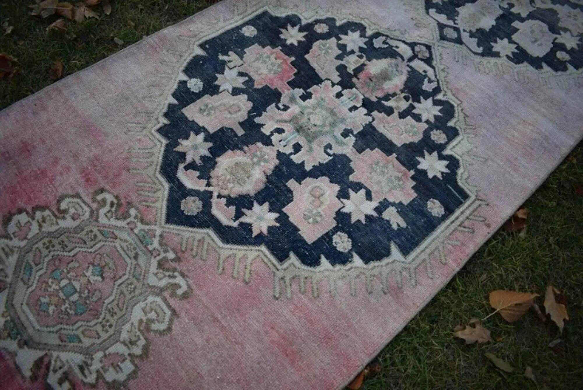 Vintage Turkish hallway rug 105x771 cm