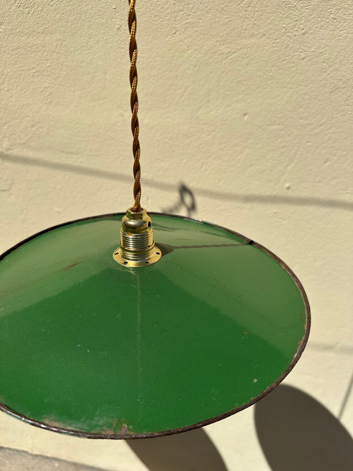 Industrial suspension pair with XL enamelled metal lampshade.